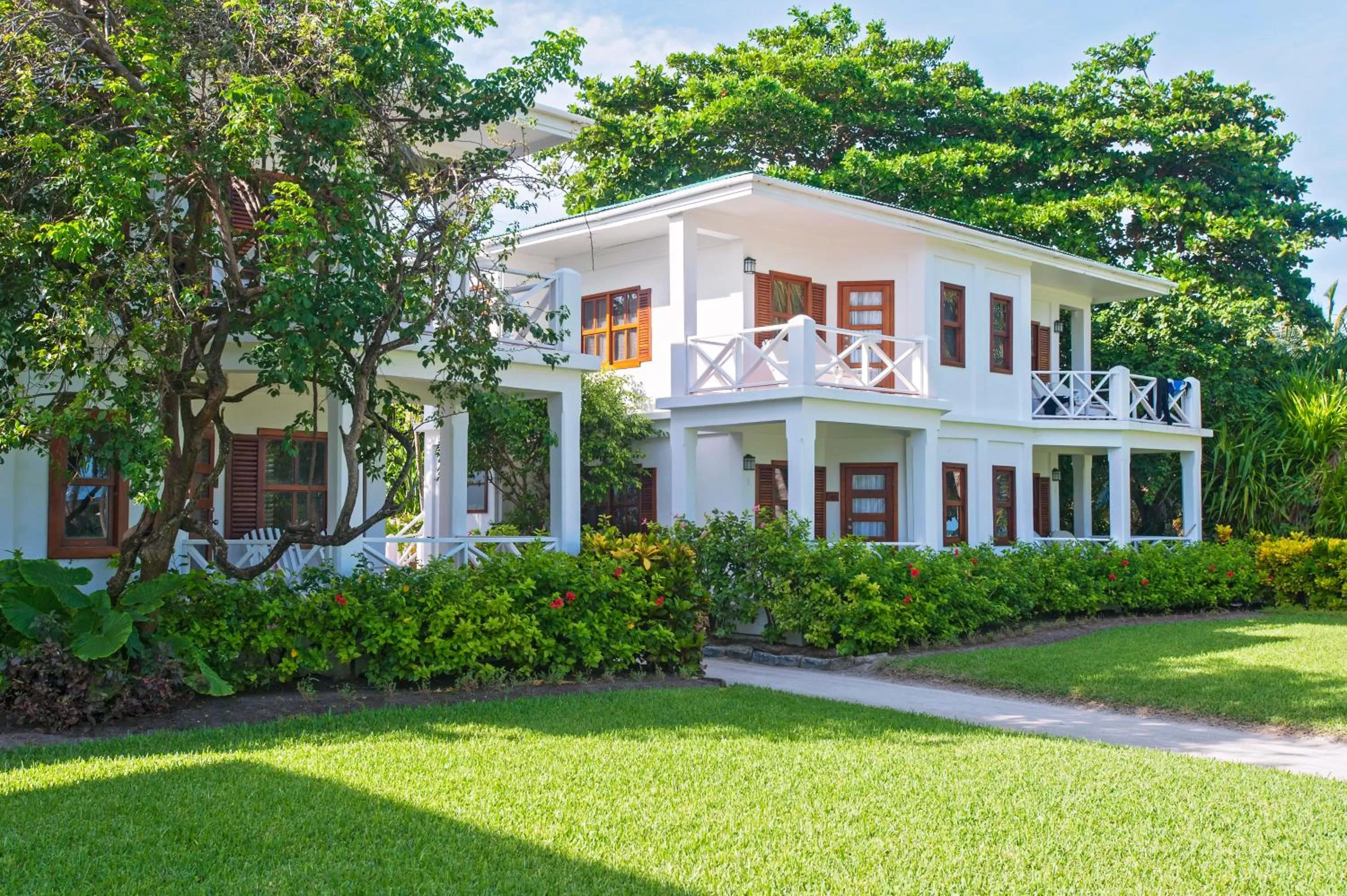 Property building in Victoria House Resort & Spa