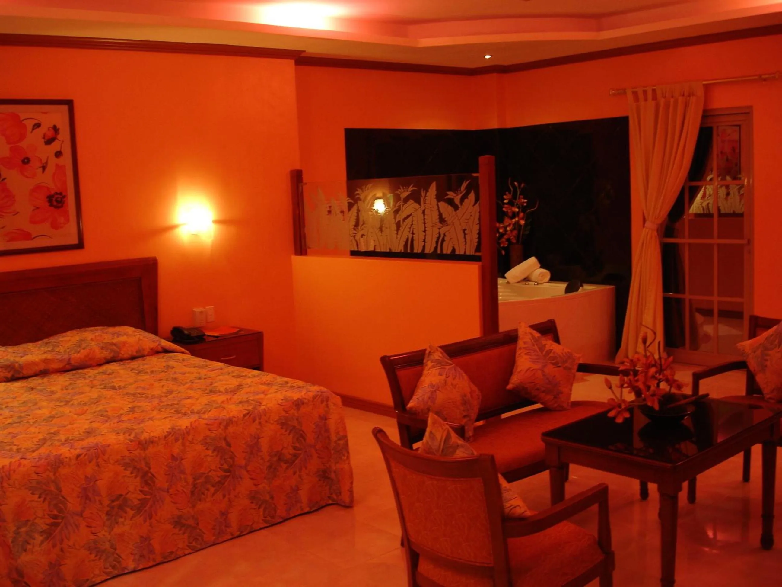 Photo of the whole room, Bed in Pacific Breeze Hotel and Resort