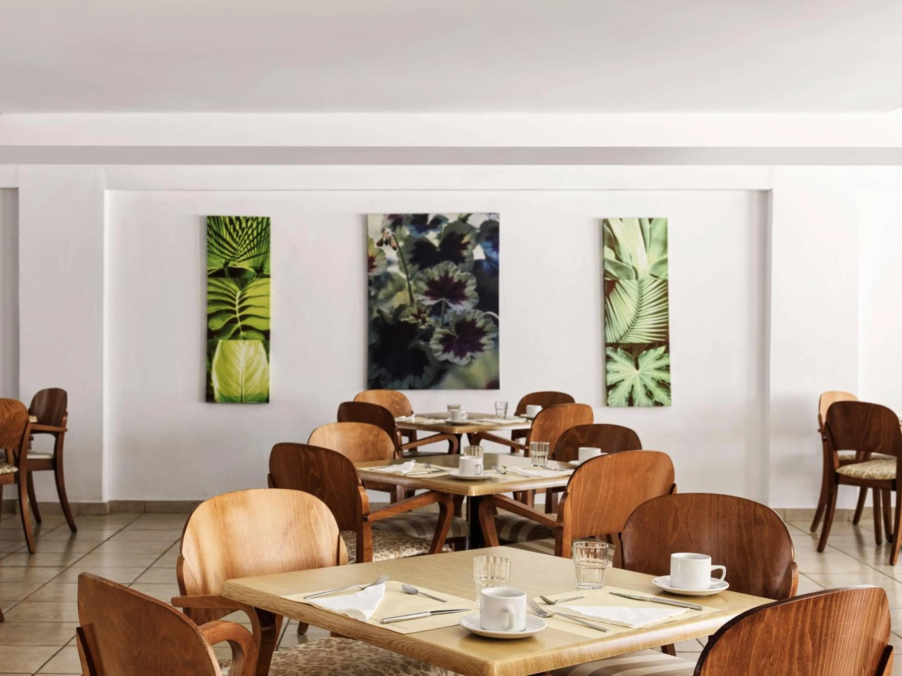 Restaurant/places to eat in Esperia City Hotel