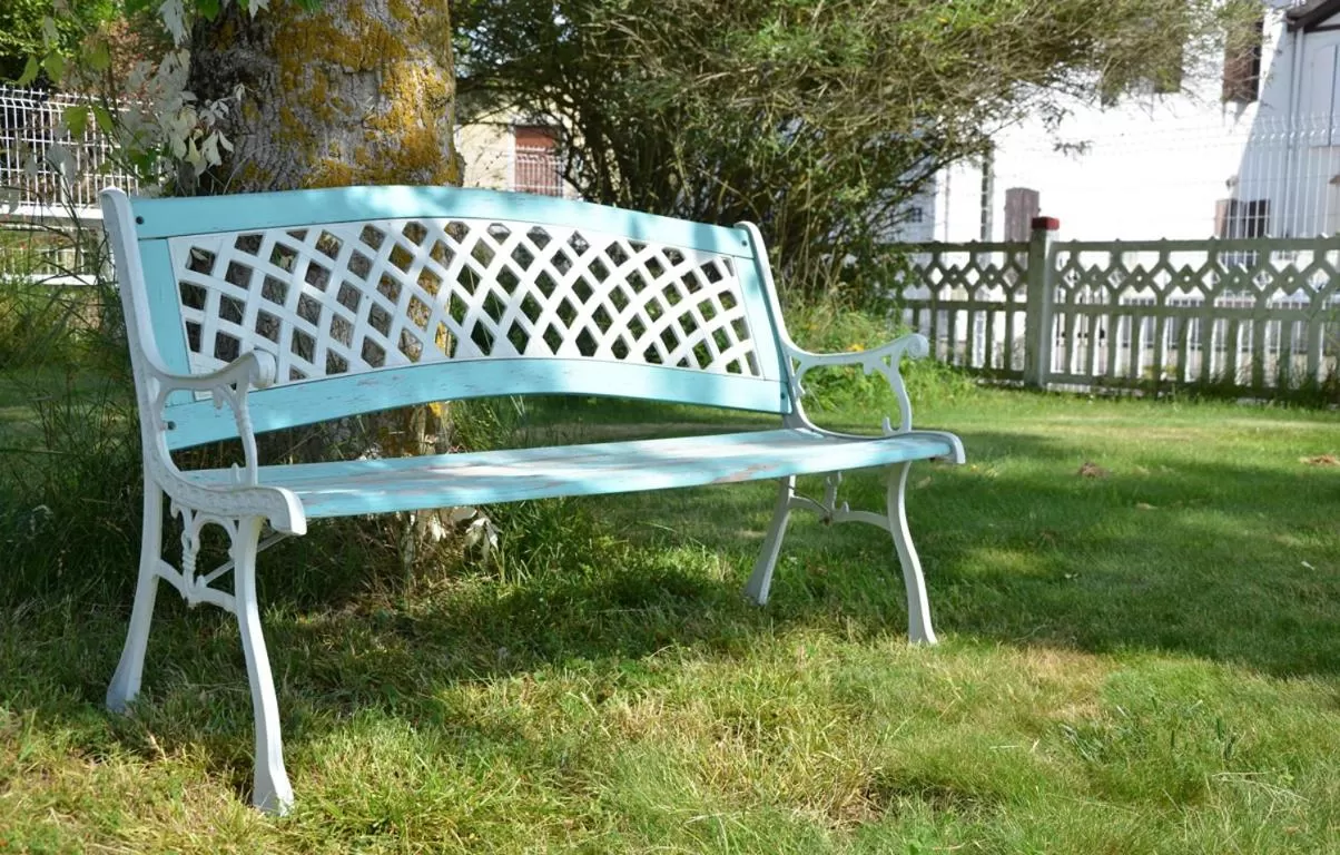 Garden view in Avenue de la Gare