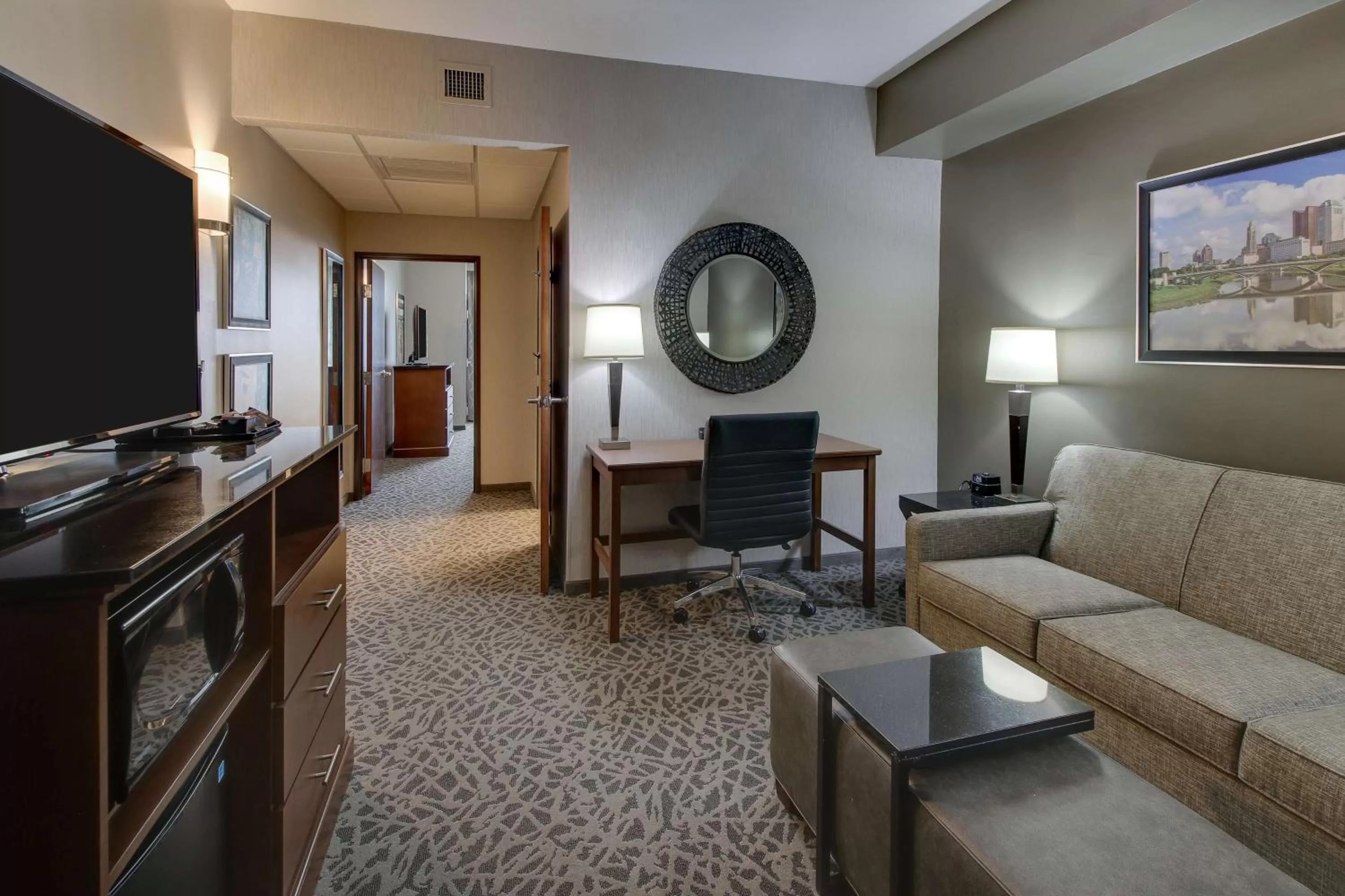 Superior King Suite in Drury Inn & Suites Columbus Polaris