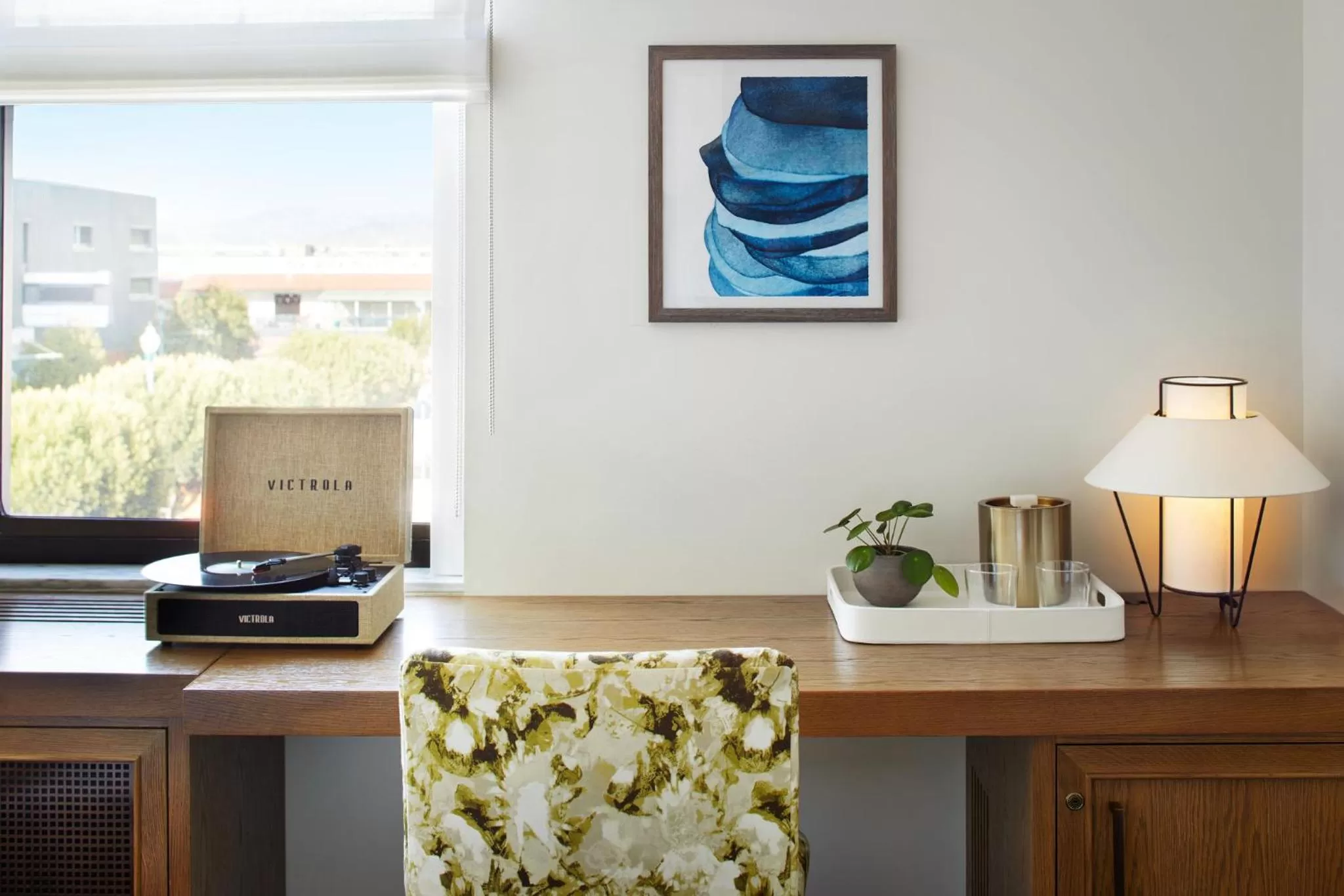 Photo of the whole room in Kimpton Alton Fisherman's Wharf by IHG