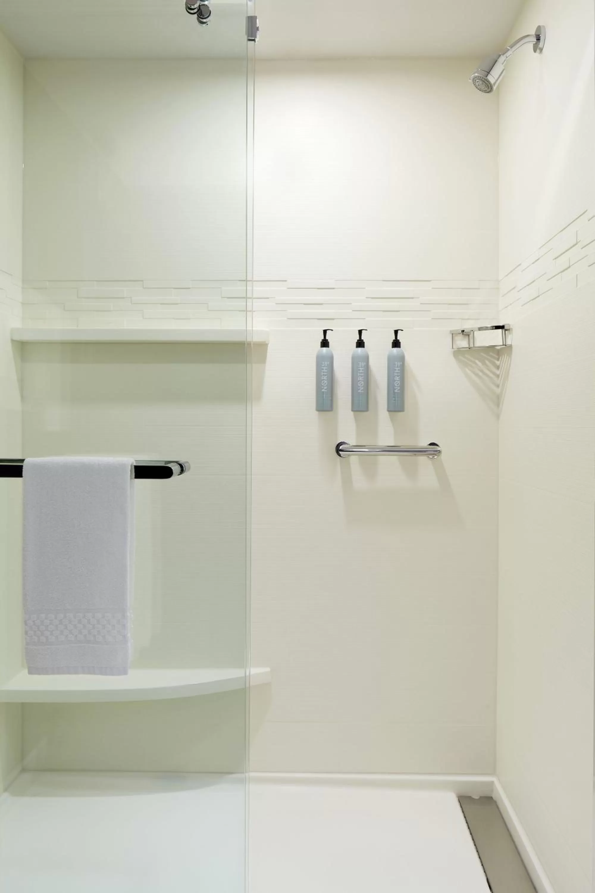 Bathroom in Residence Inn Montreal Midtown