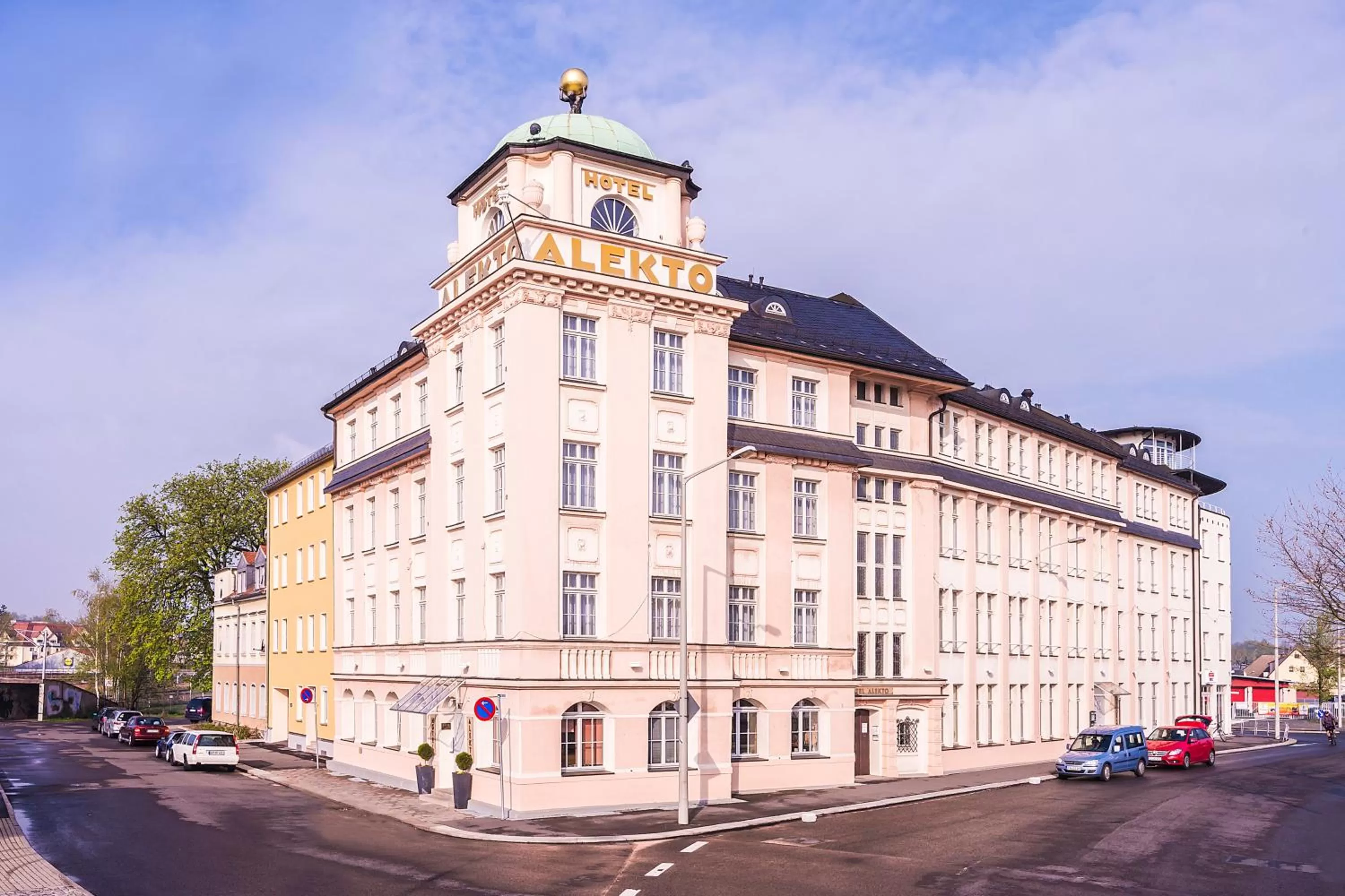 Property building in Hotel Alekto