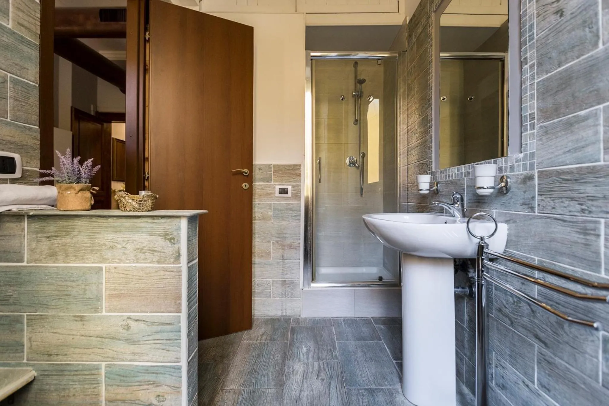 Shower in Dulcis In Fundo b&b