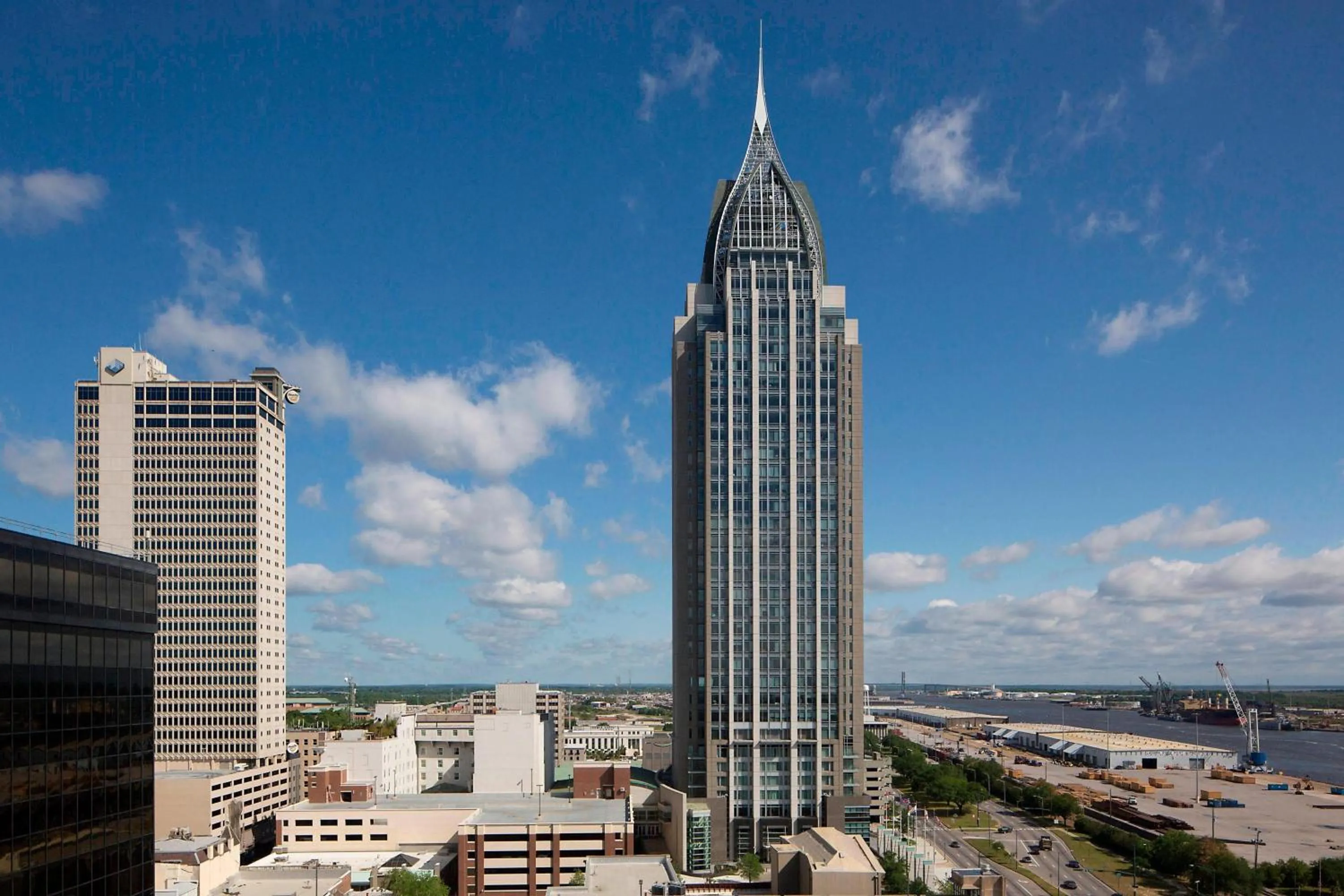 Photo of the whole room in Renaissance Mobile Riverview Plaza Hotel