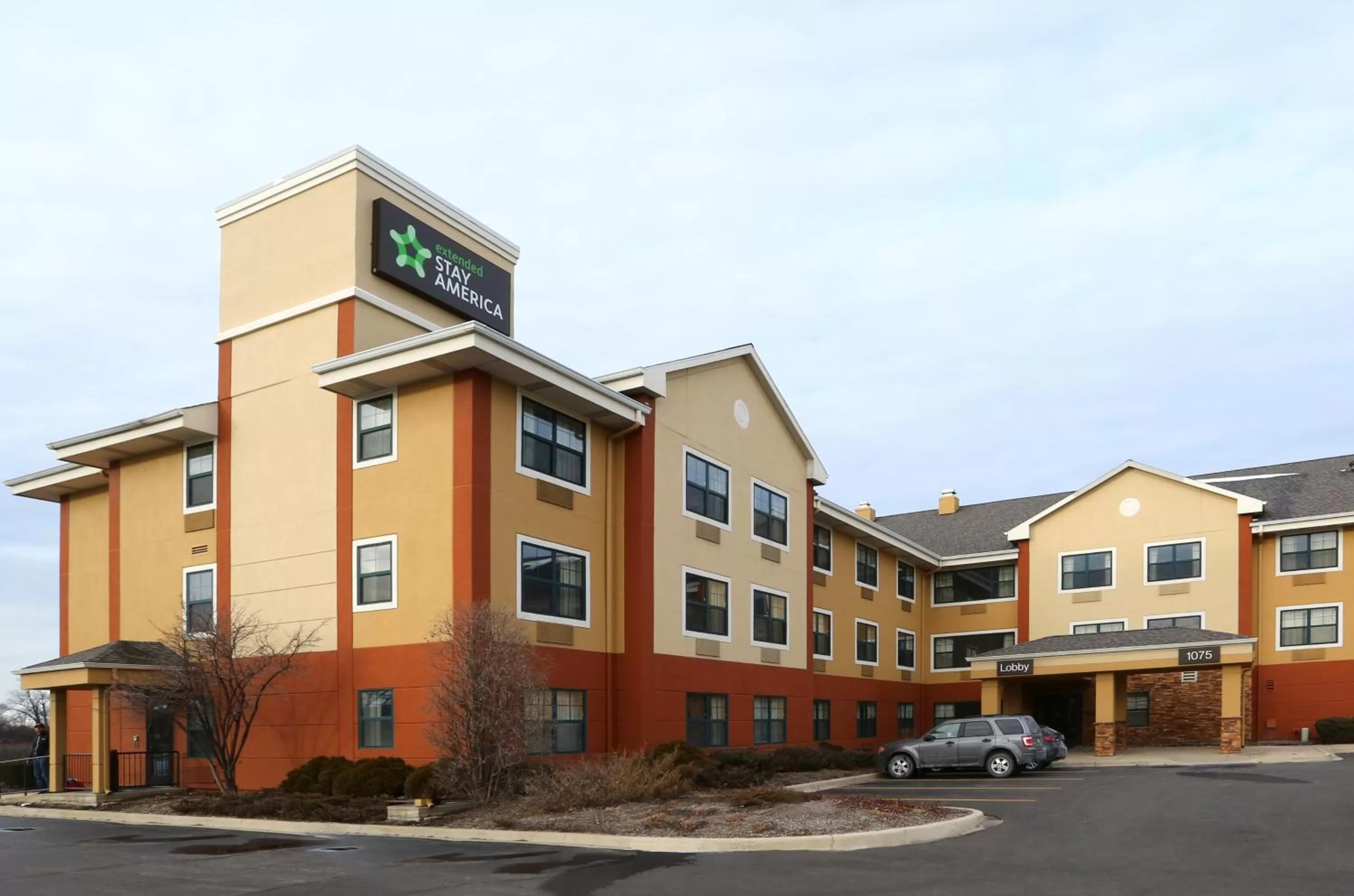 Property building in Extended Stay America Select Suites - Chicago - Hanover Park