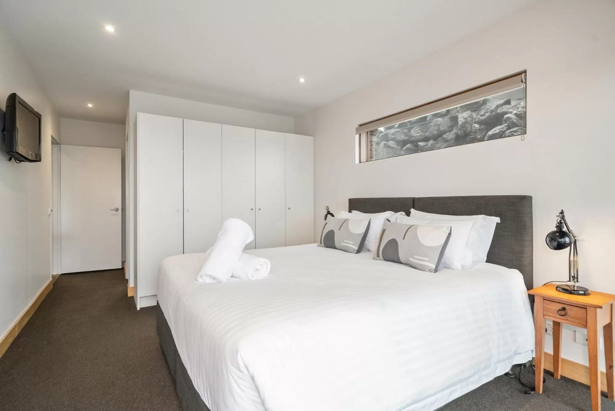 Bedroom, Bed in Alpine Woodsmoke Apartments