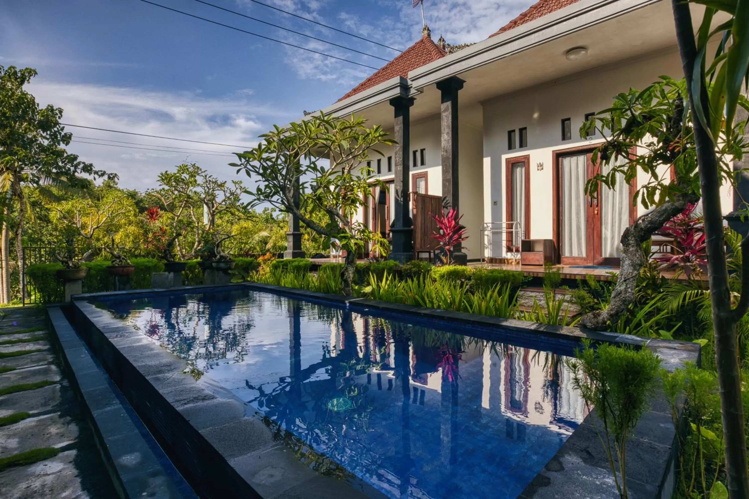 Property building in Toro Cottage