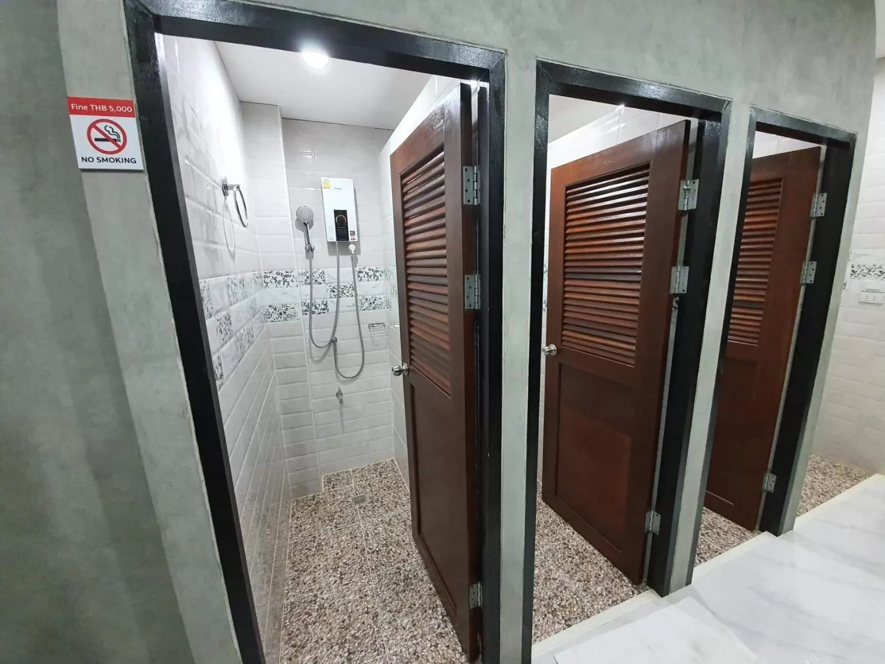 Shower in Puak Taem Boutique Hotel