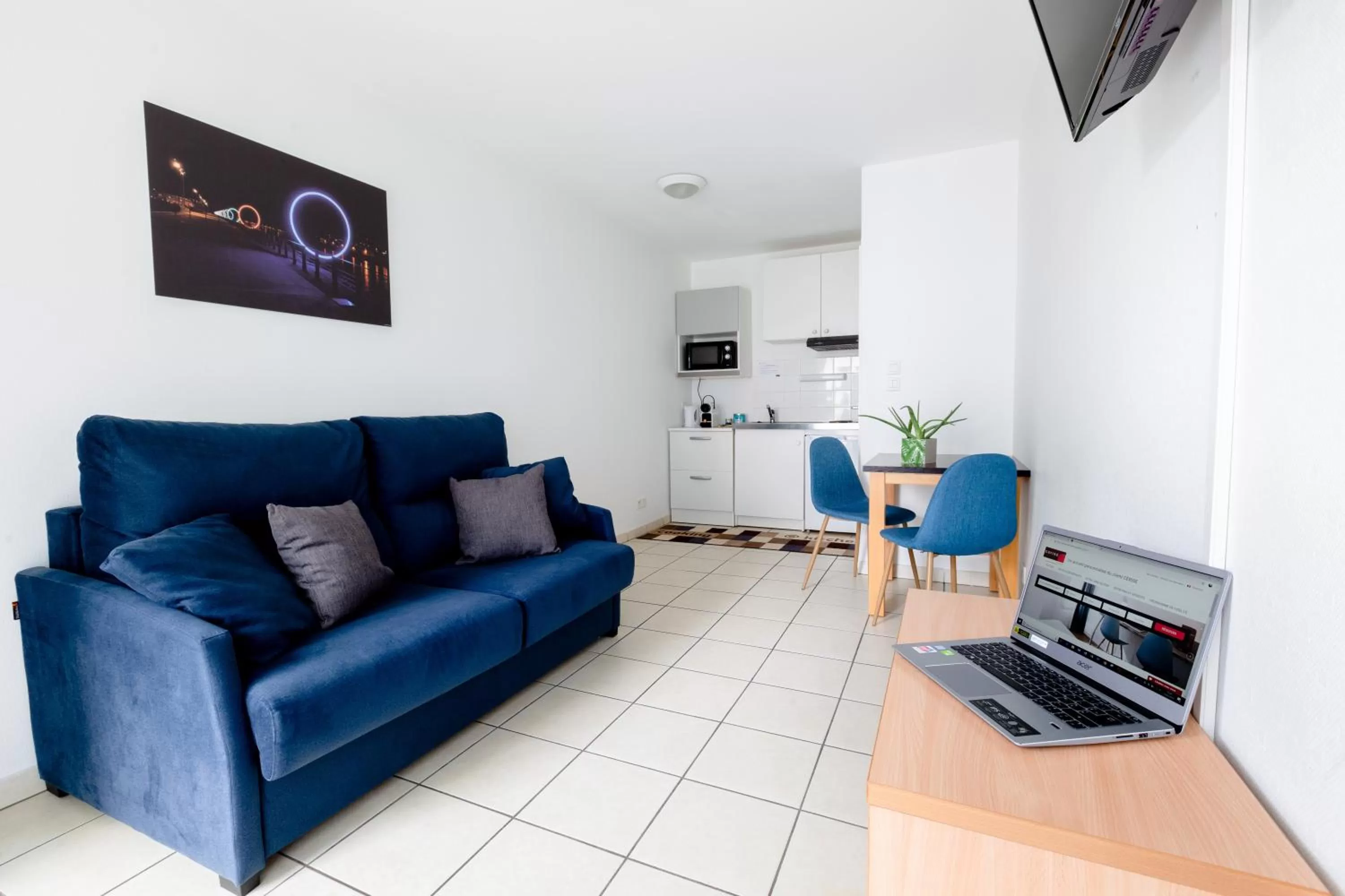 Living room in Cerise Nantes Atlantis