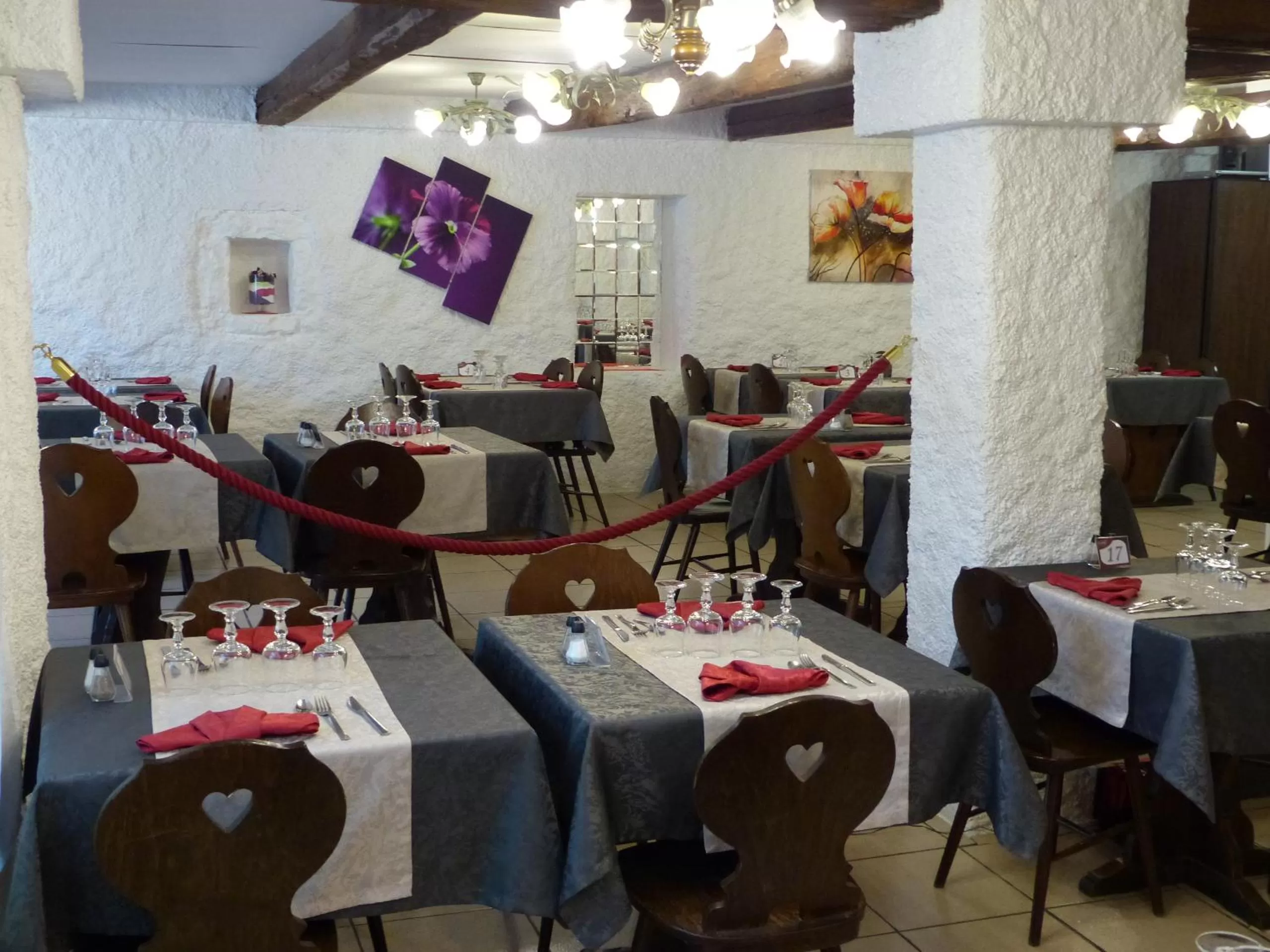 Restaurant/places to eat in La Vieille Ferme