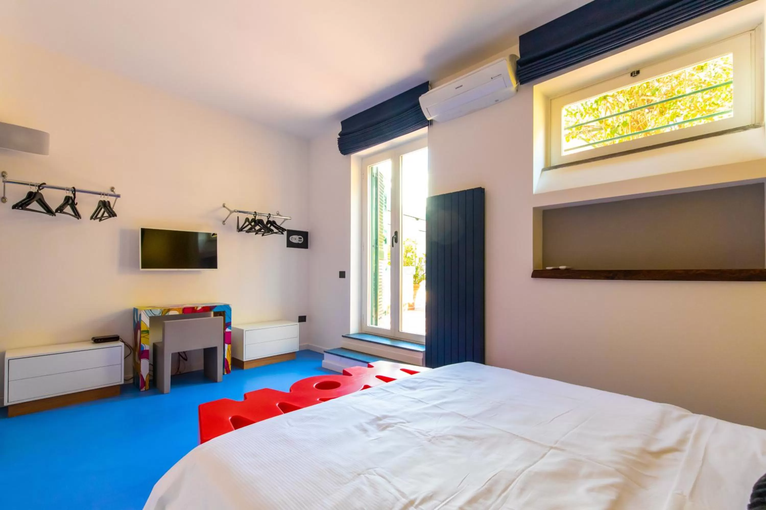 Bedroom, TV/Entertainment Center in AMANA