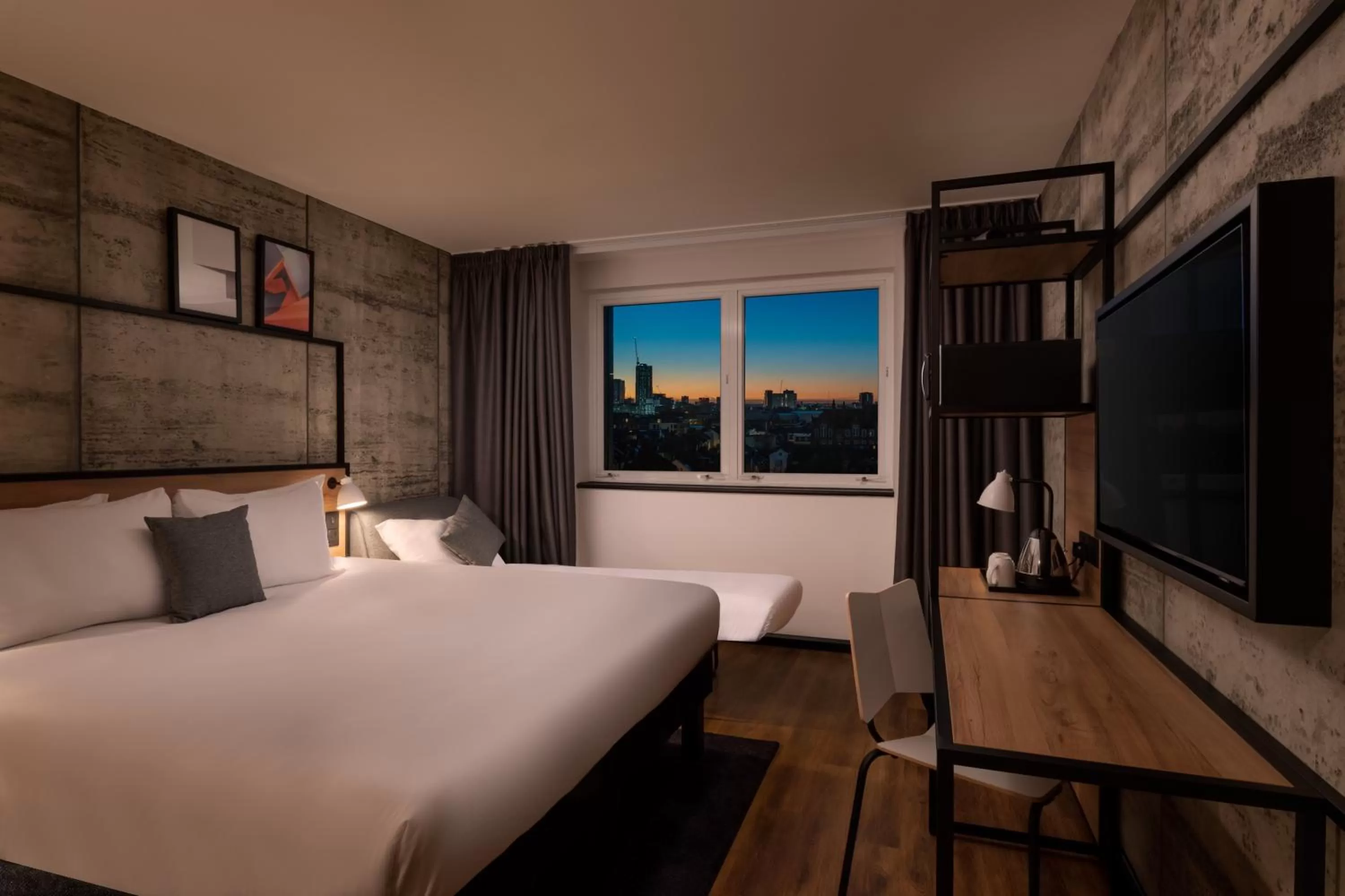 Bed in ibis London Earls Court