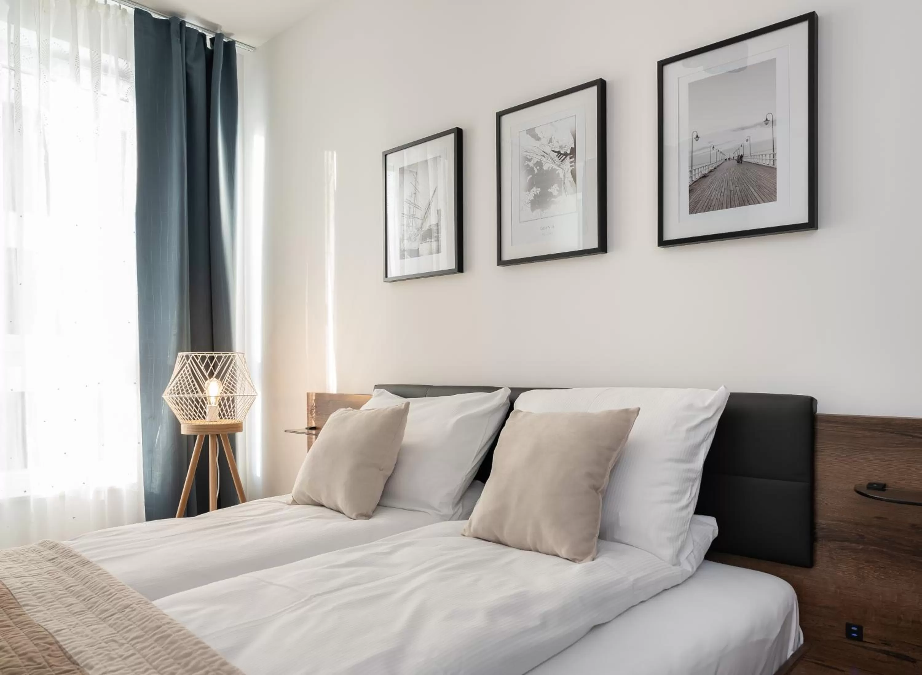 Bed in Symphony Modern Tower Apartamenty