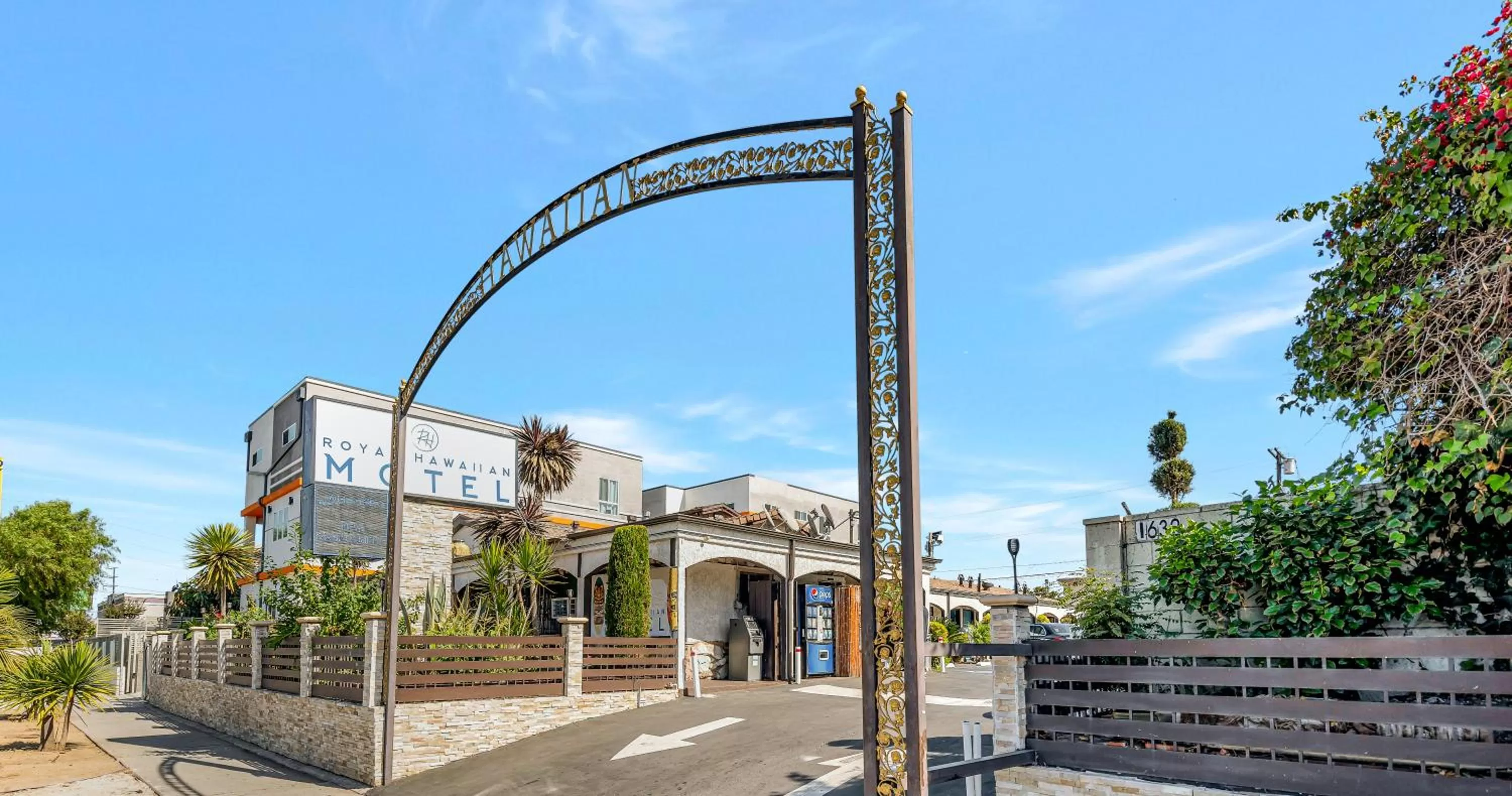 Street view, Property Building in Royal Hawaiian Inn - Mid City, Los Angeles