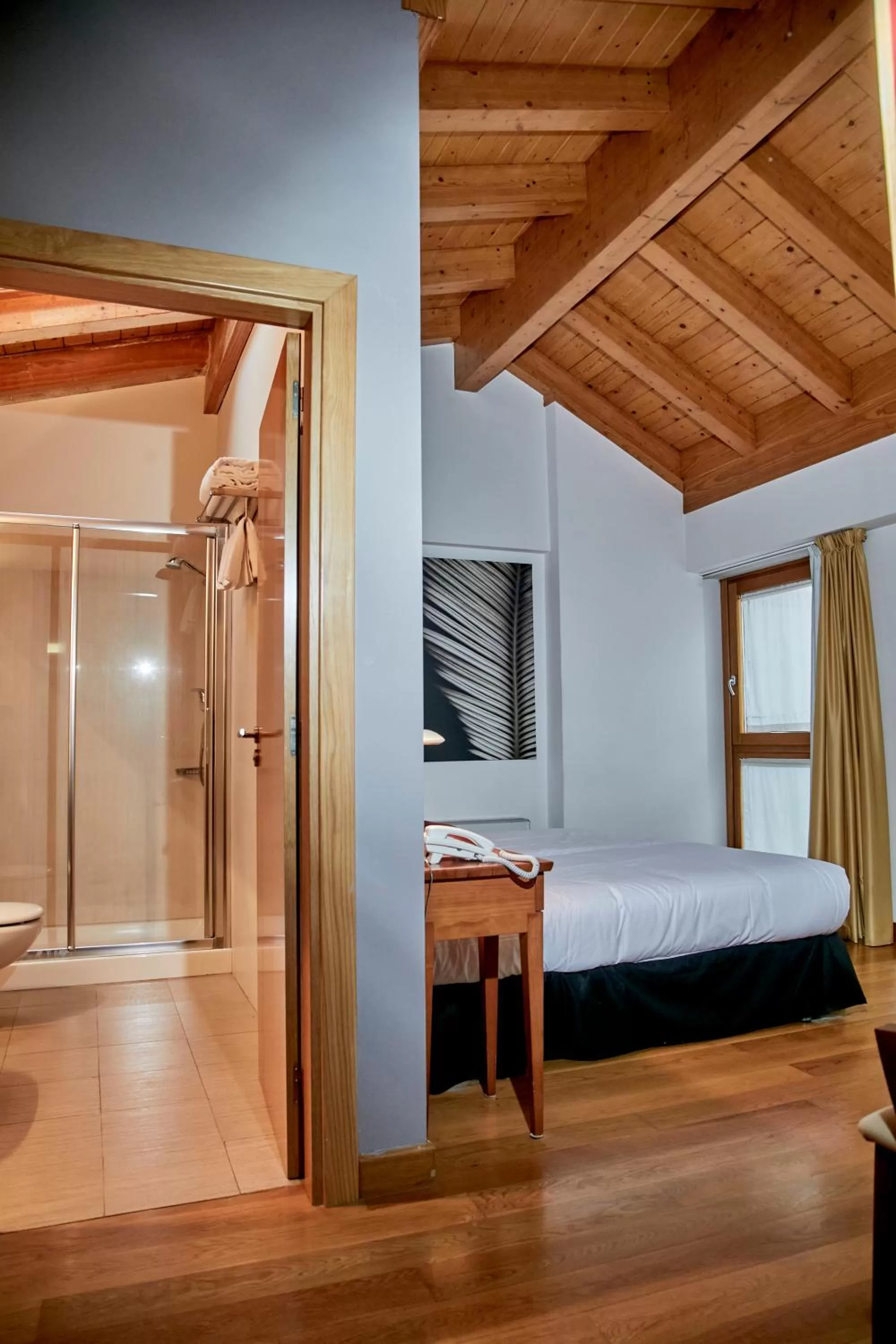 Photo of the whole room in Hotel Casa Azcona