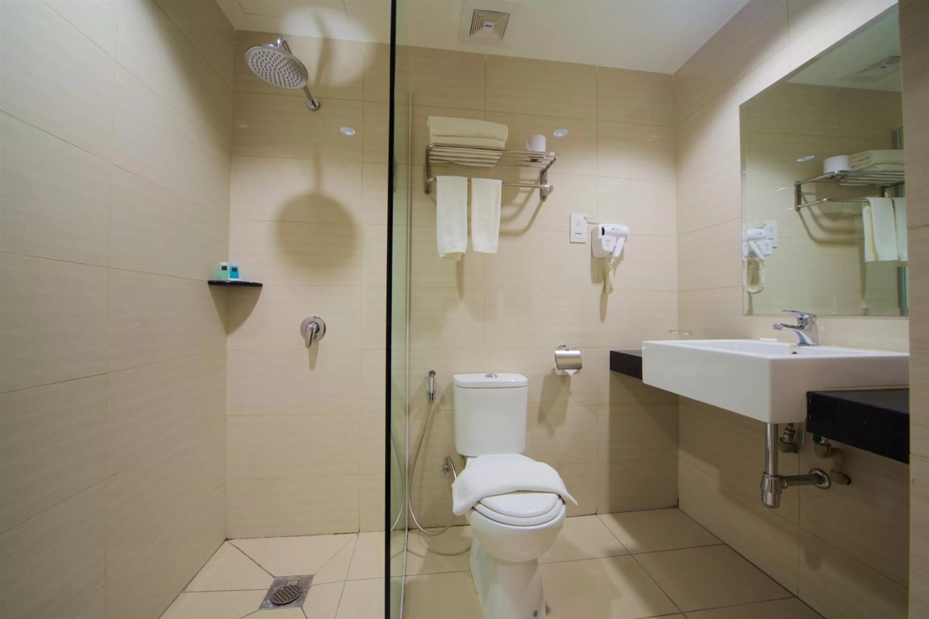 Bedroom in Kinabalu Daya Hotel