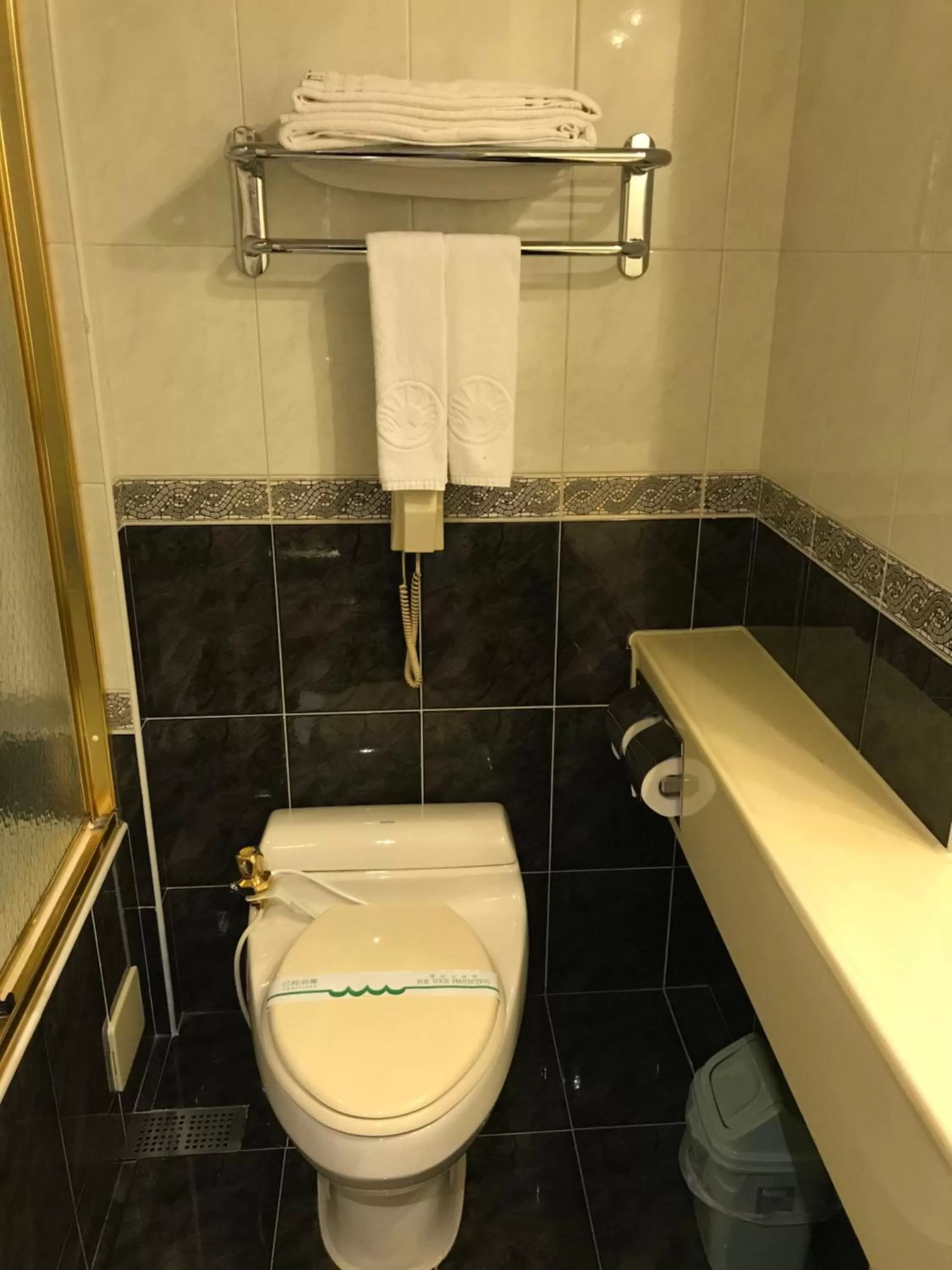 Toilet in Sunrise Hotel