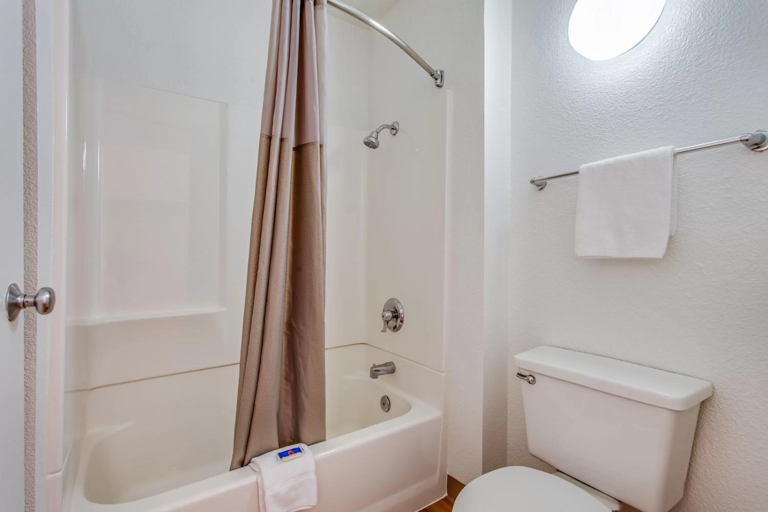 Bathroom in Motel 6-Fairfield, CA - North