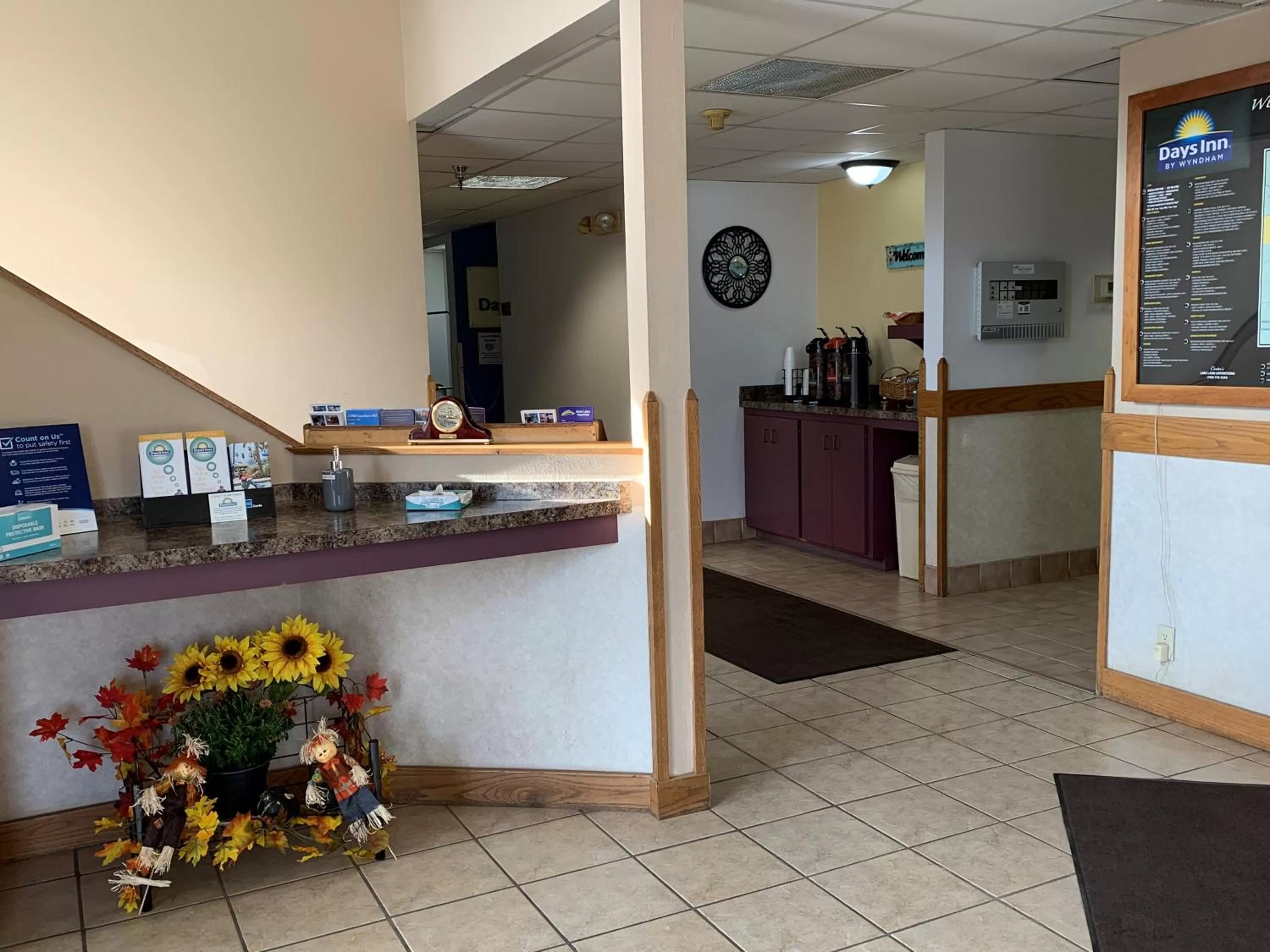 Property building in Days Inn by Wyndham Hinckley