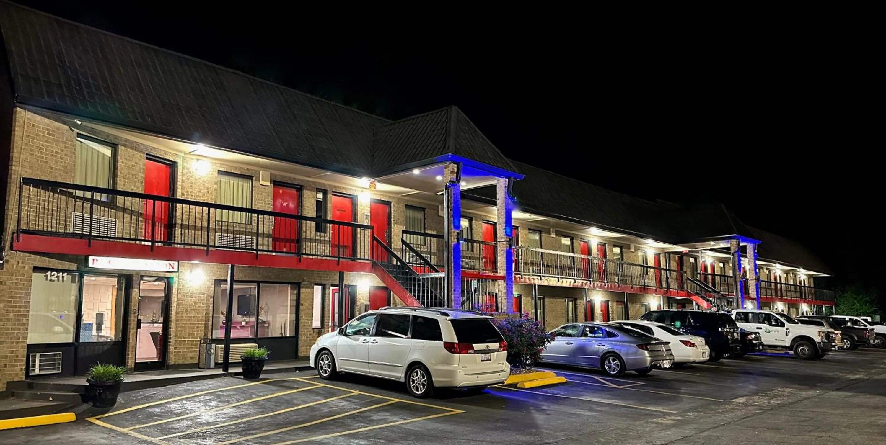 Property building in Travelers Inn Elizabeth City