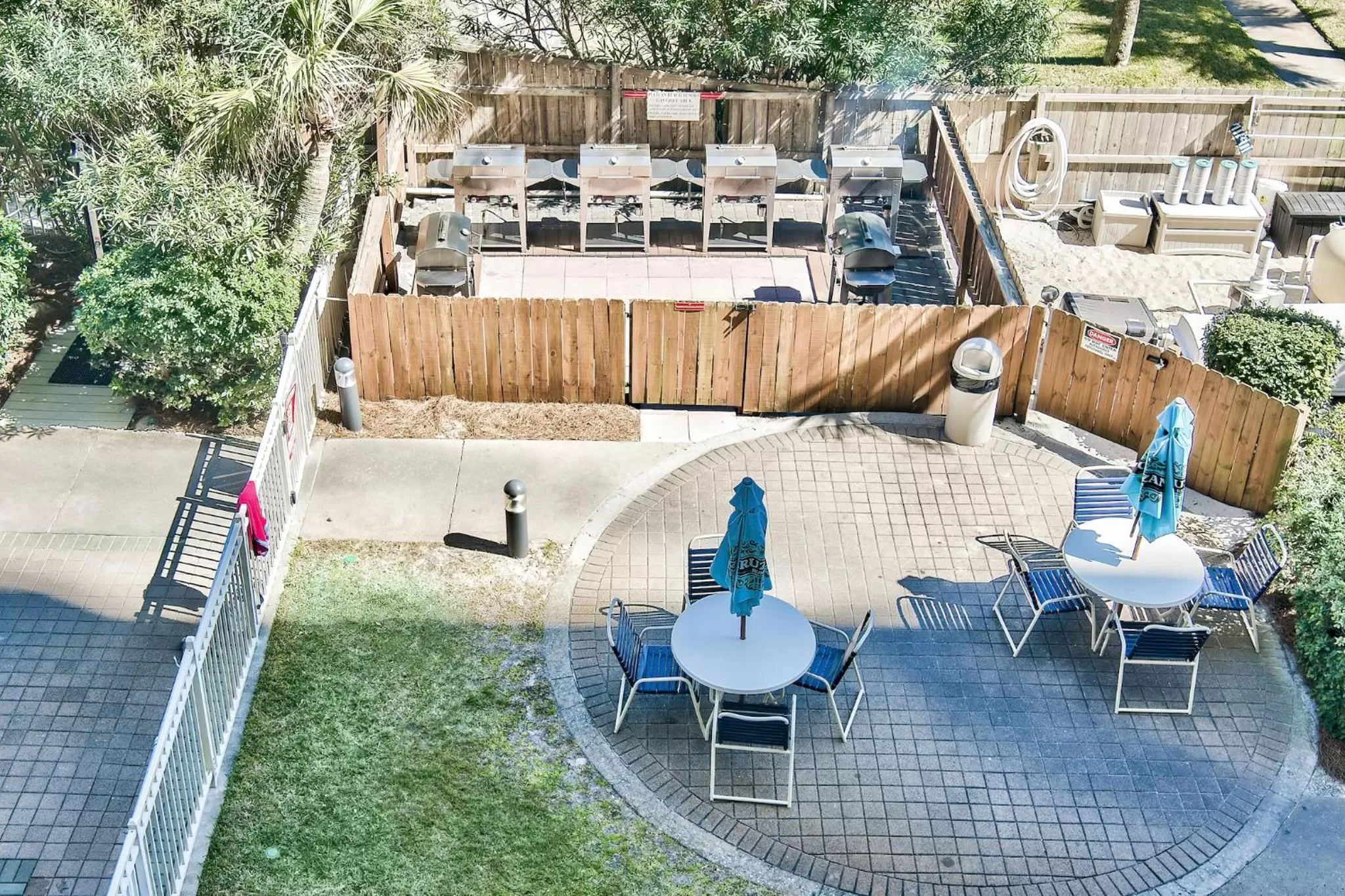 Patio in Pelican Beach Resort by Tufan