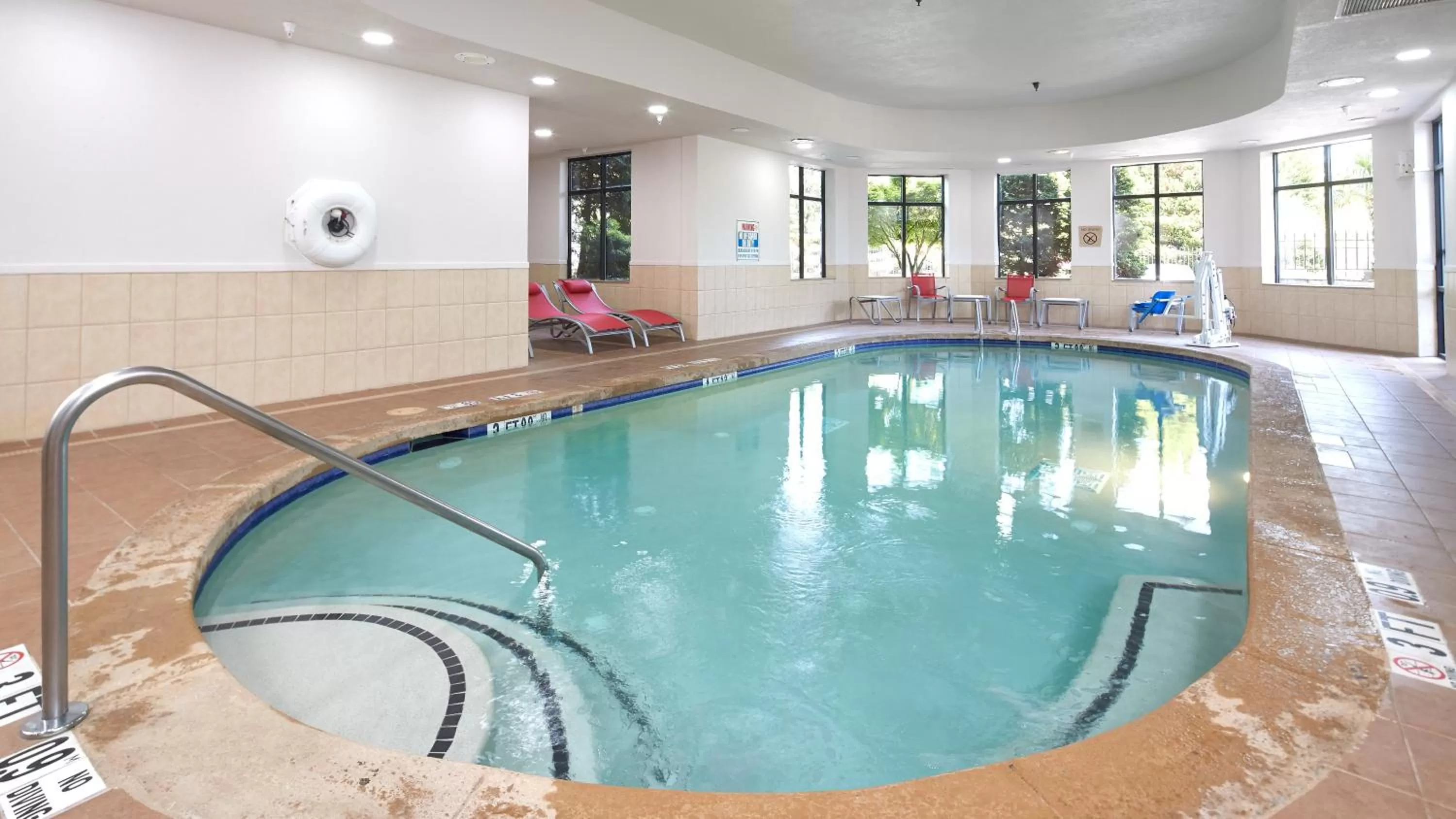 Swimming pool in Holiday Inn Hotel & Suites Stockbridge-Atlanta I-75 by IHG