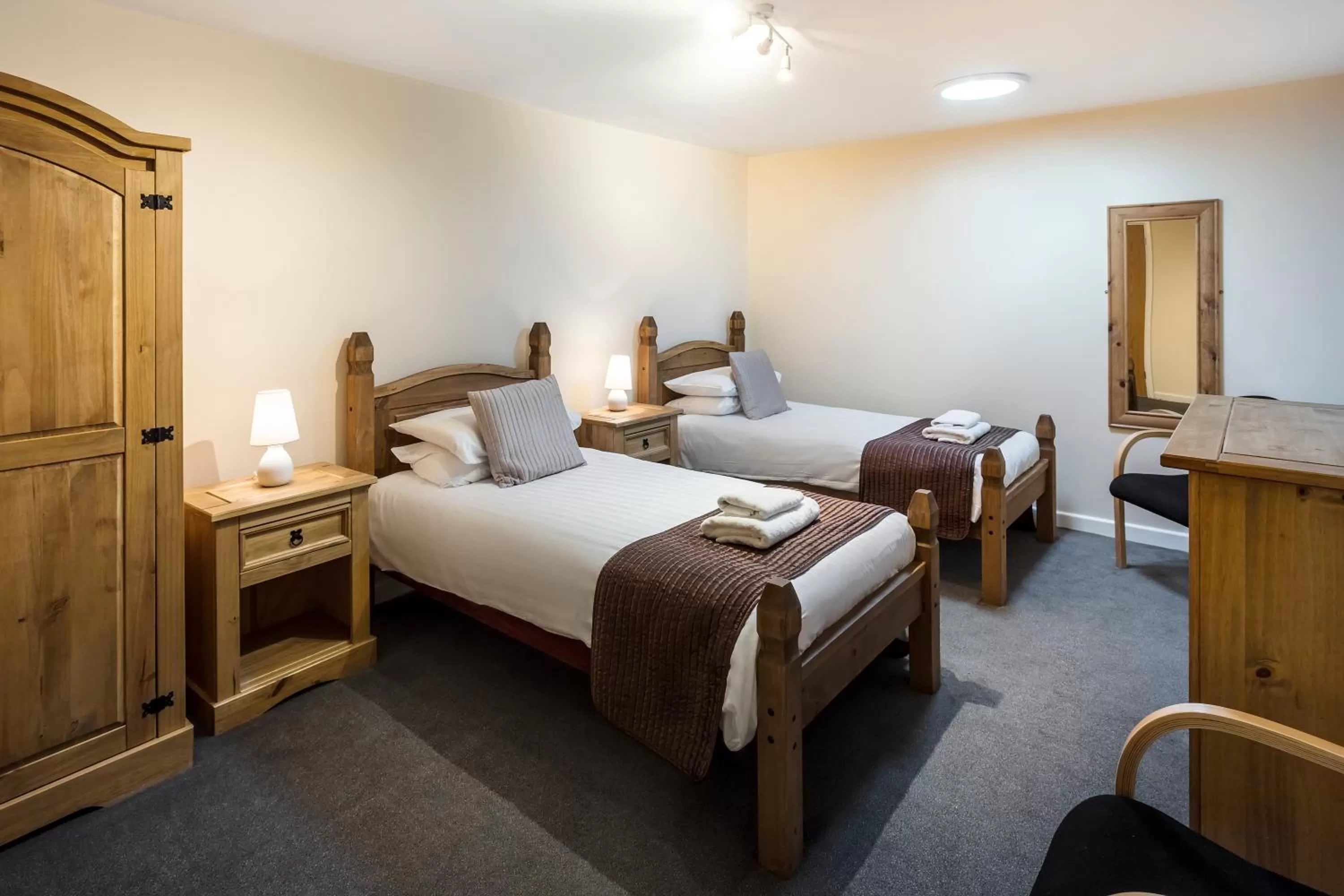 Bedroom, Bed in Roydon Marina Village Hotel