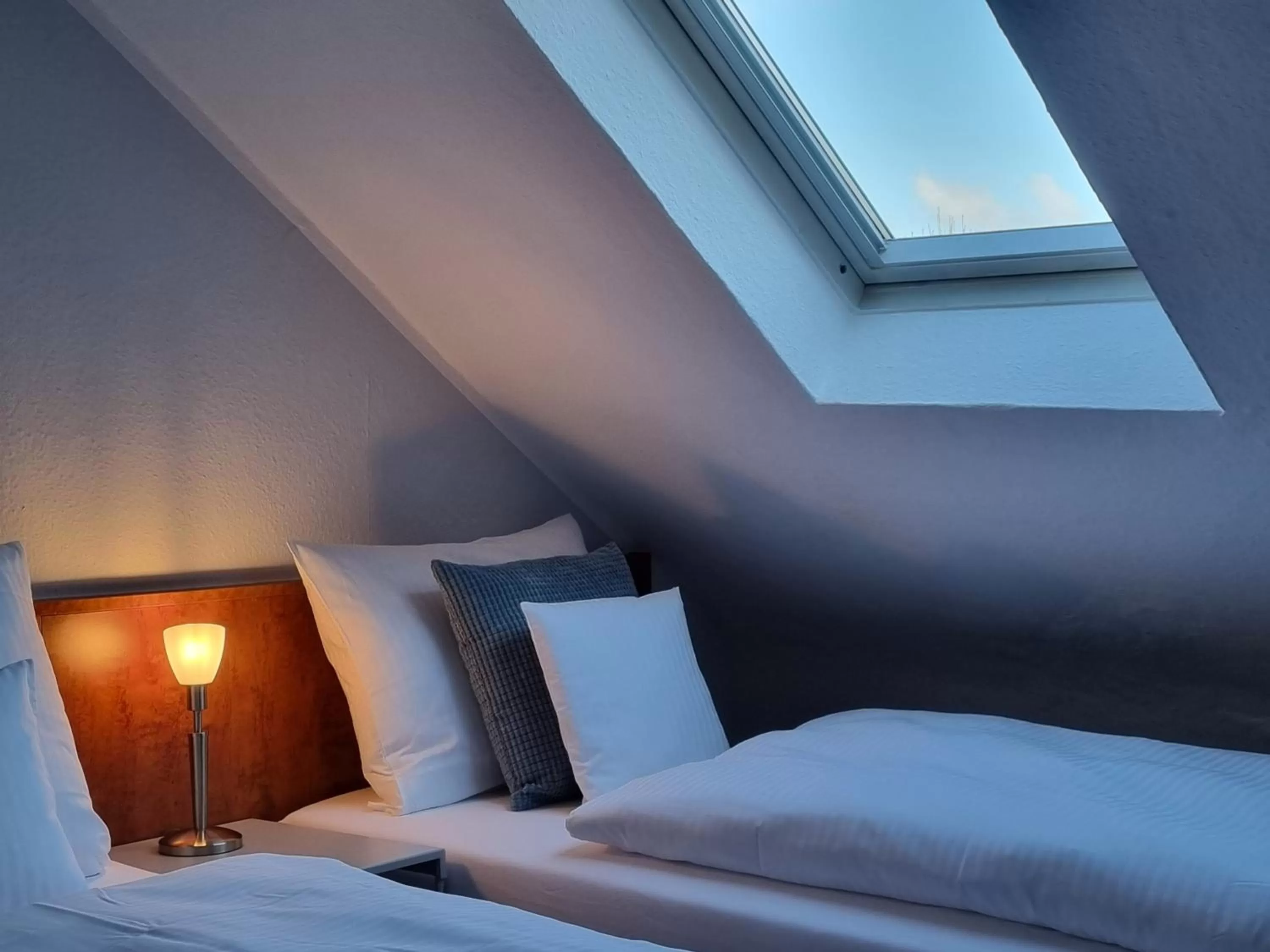 Photo of the whole room, Bed in Parkhotel Am Schwanenteich