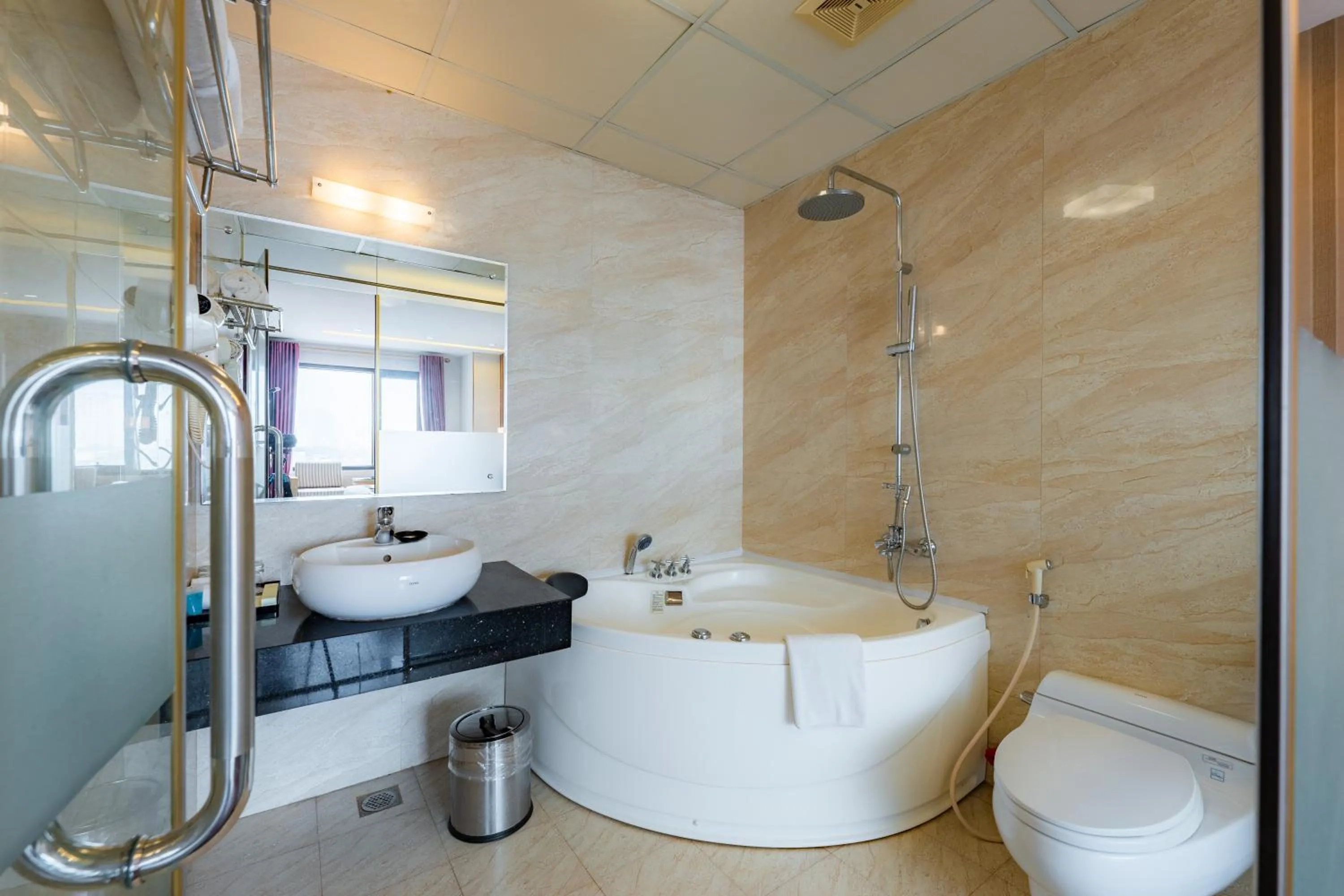 Toilet in Riverside Hanoi Hotel