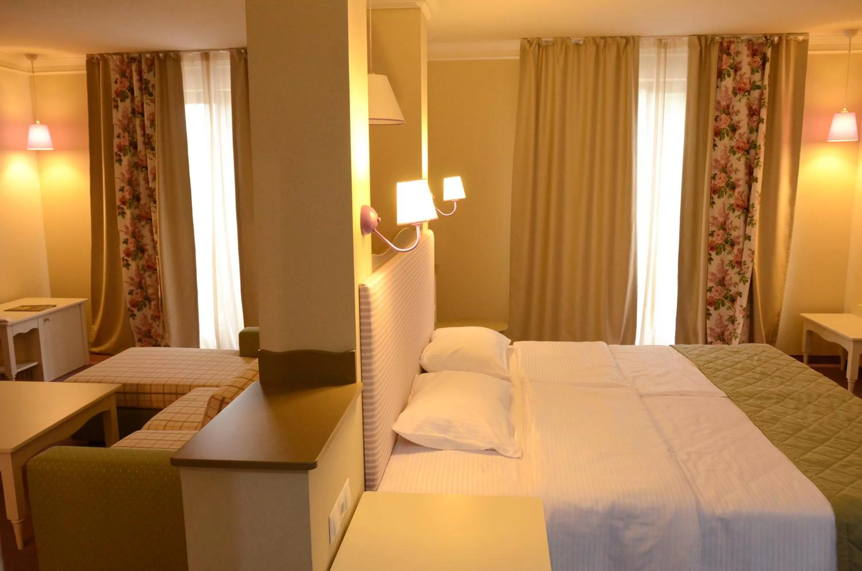 Bedroom, Bed in Parish Hotel