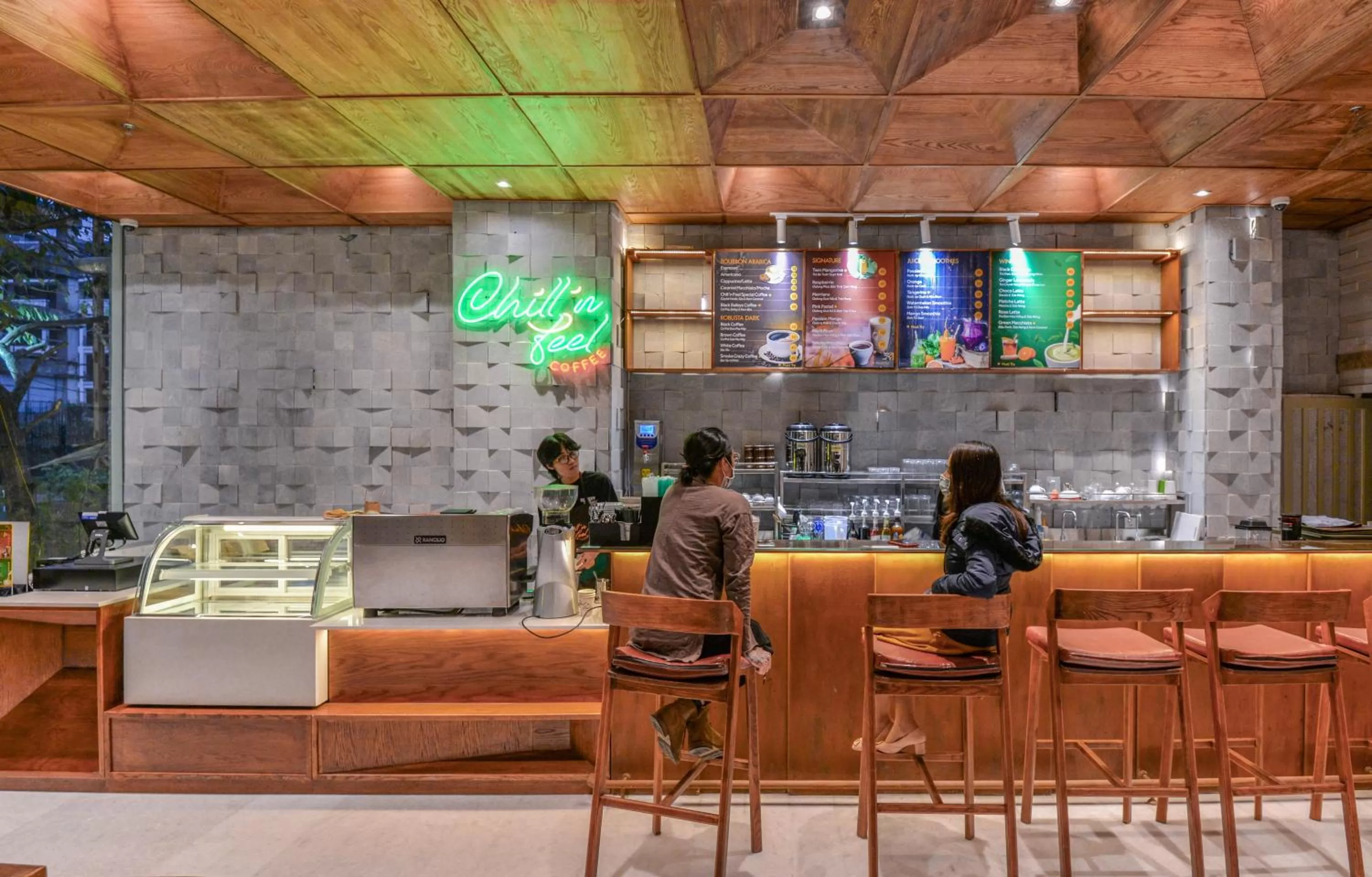 Restaurant/places to eat in 22Land Hotel & Residence