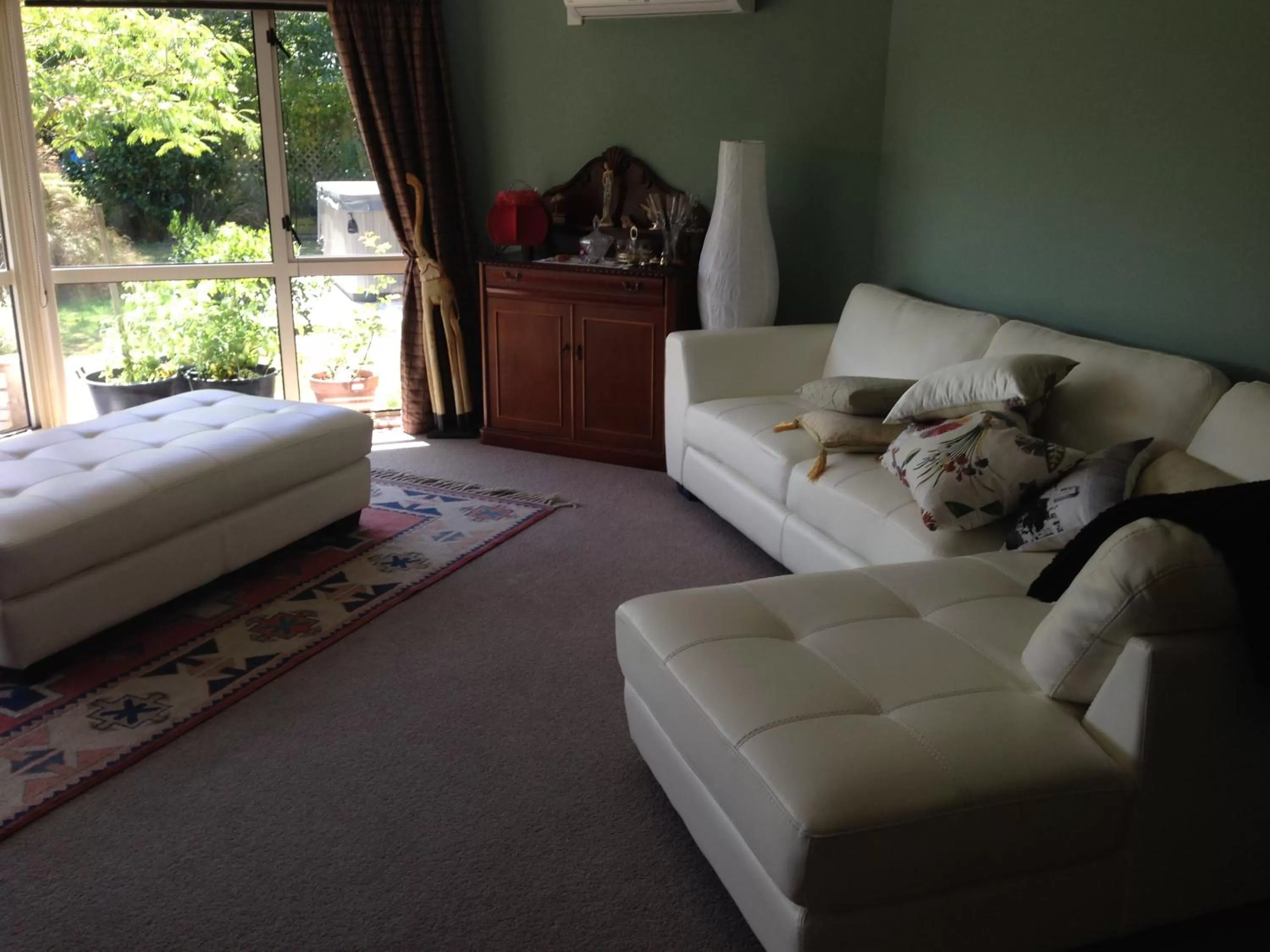 Living room, Bed in Newlands Bed and Breakfast