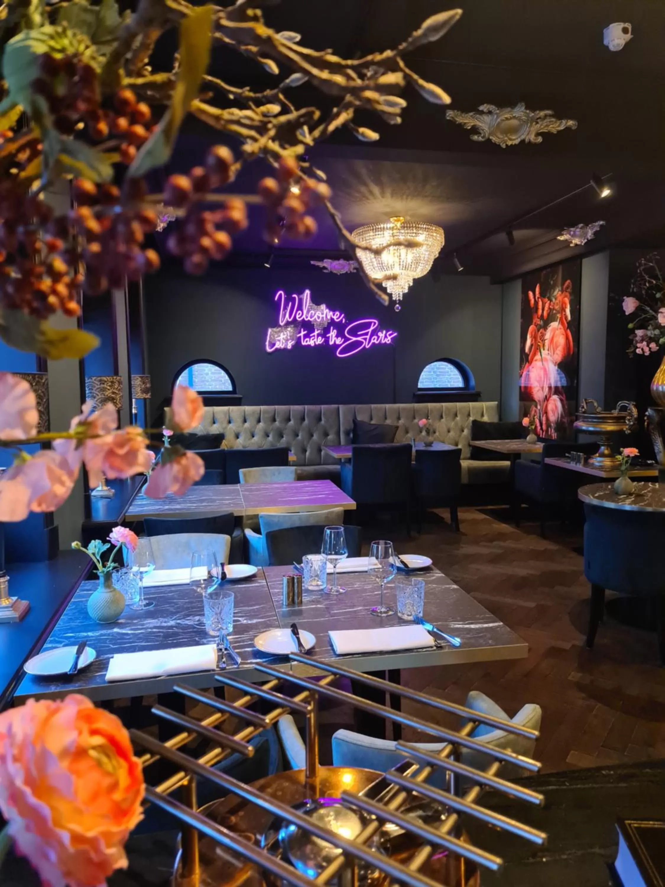 Restaurant/places to eat in Boutique Hotel Opus One