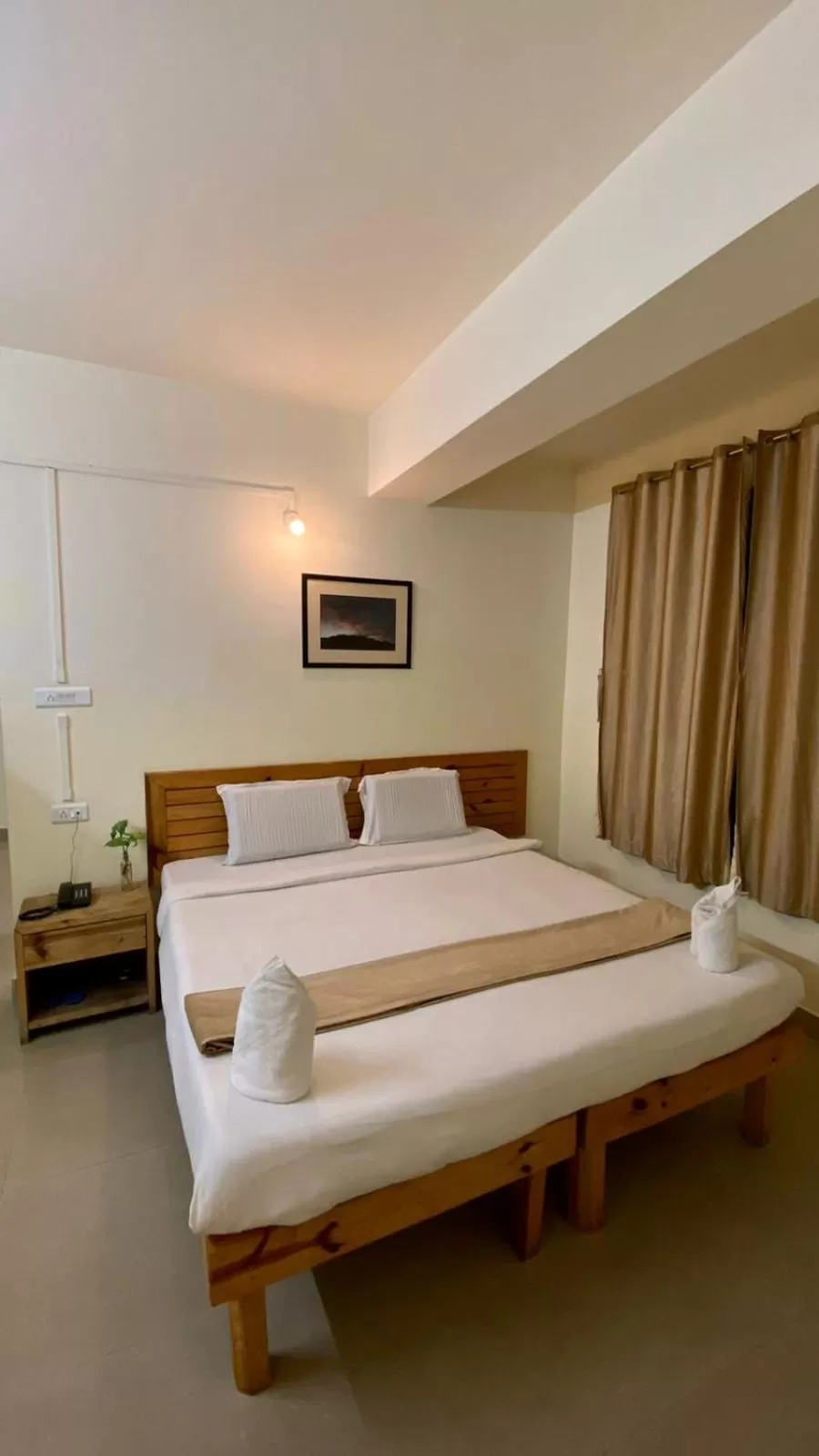 Bed in Hotel Travellers INN