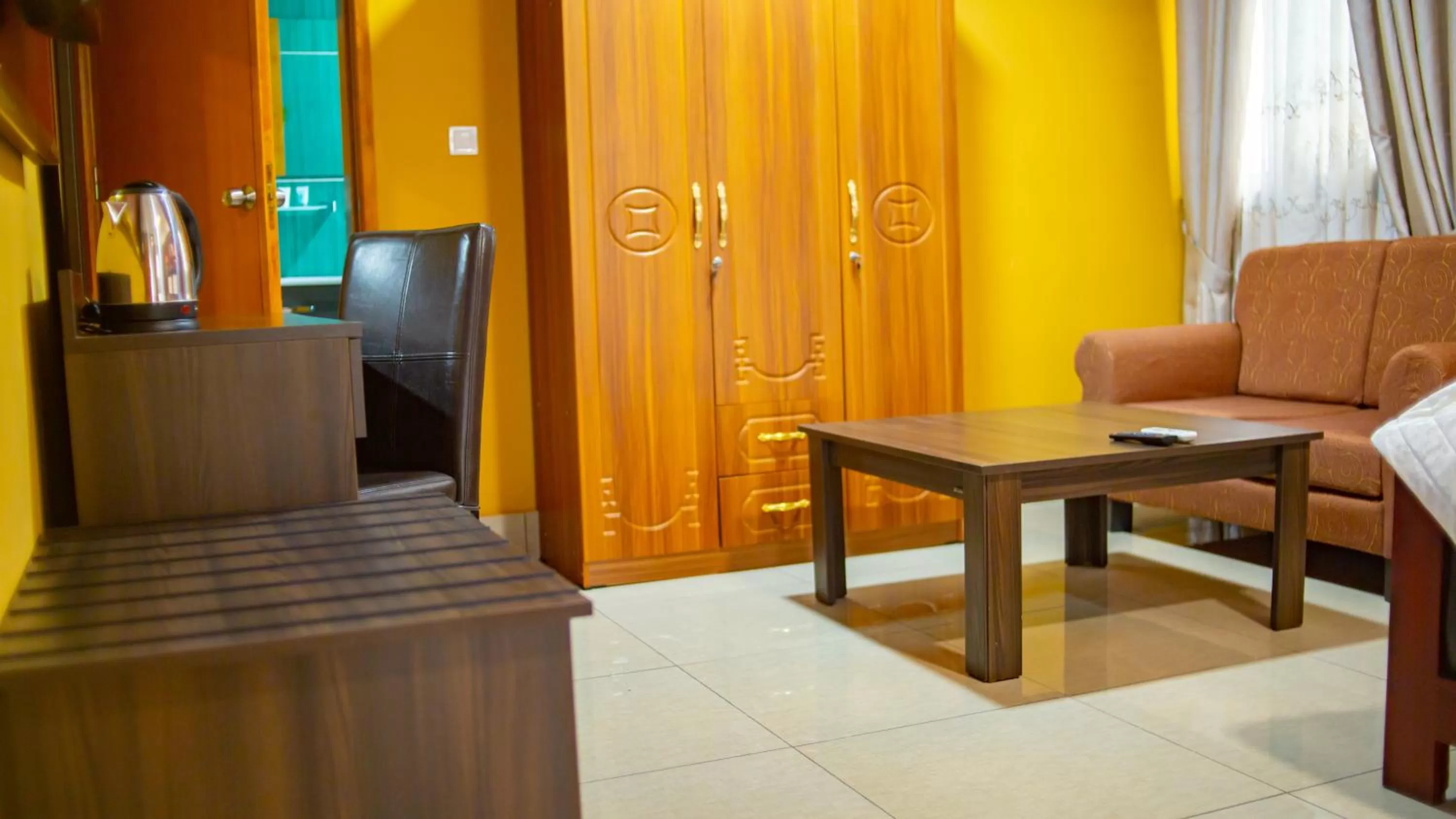 NOUBOU INTERNATIONAL HOTEL BONAPRISO