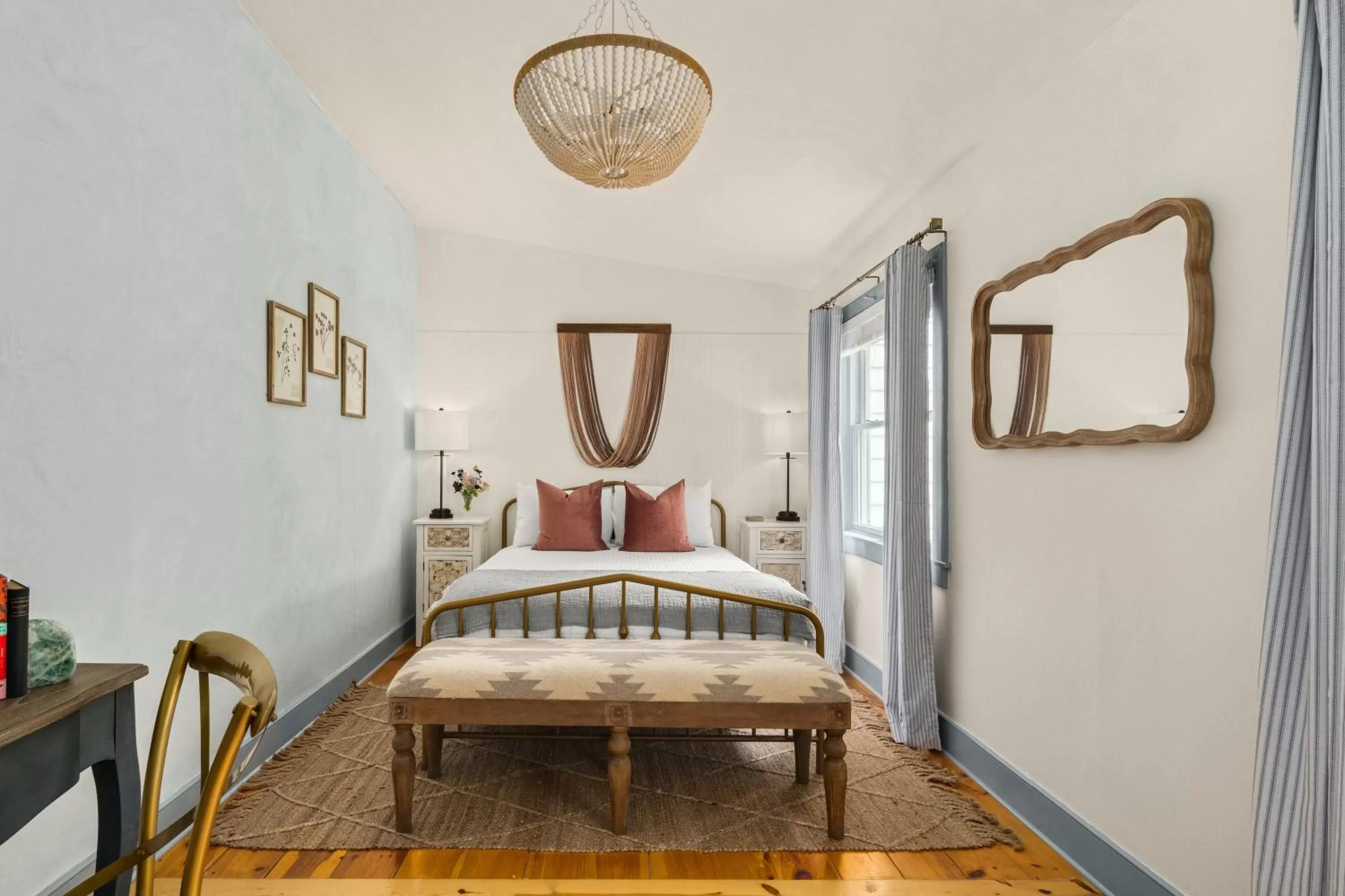 Photo of the whole room, Bed in Inn at Silver Maple Farm
