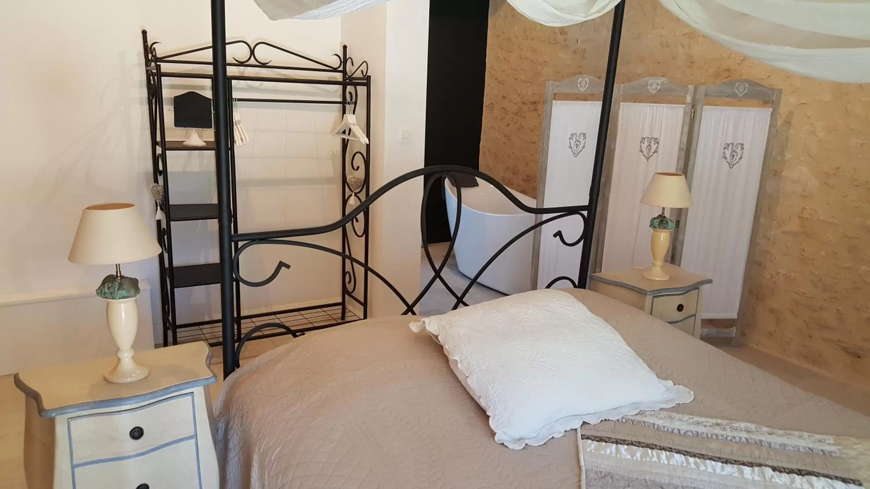 Double Room with Garden View in La Manilau Double Room with Garden View in La Manilau