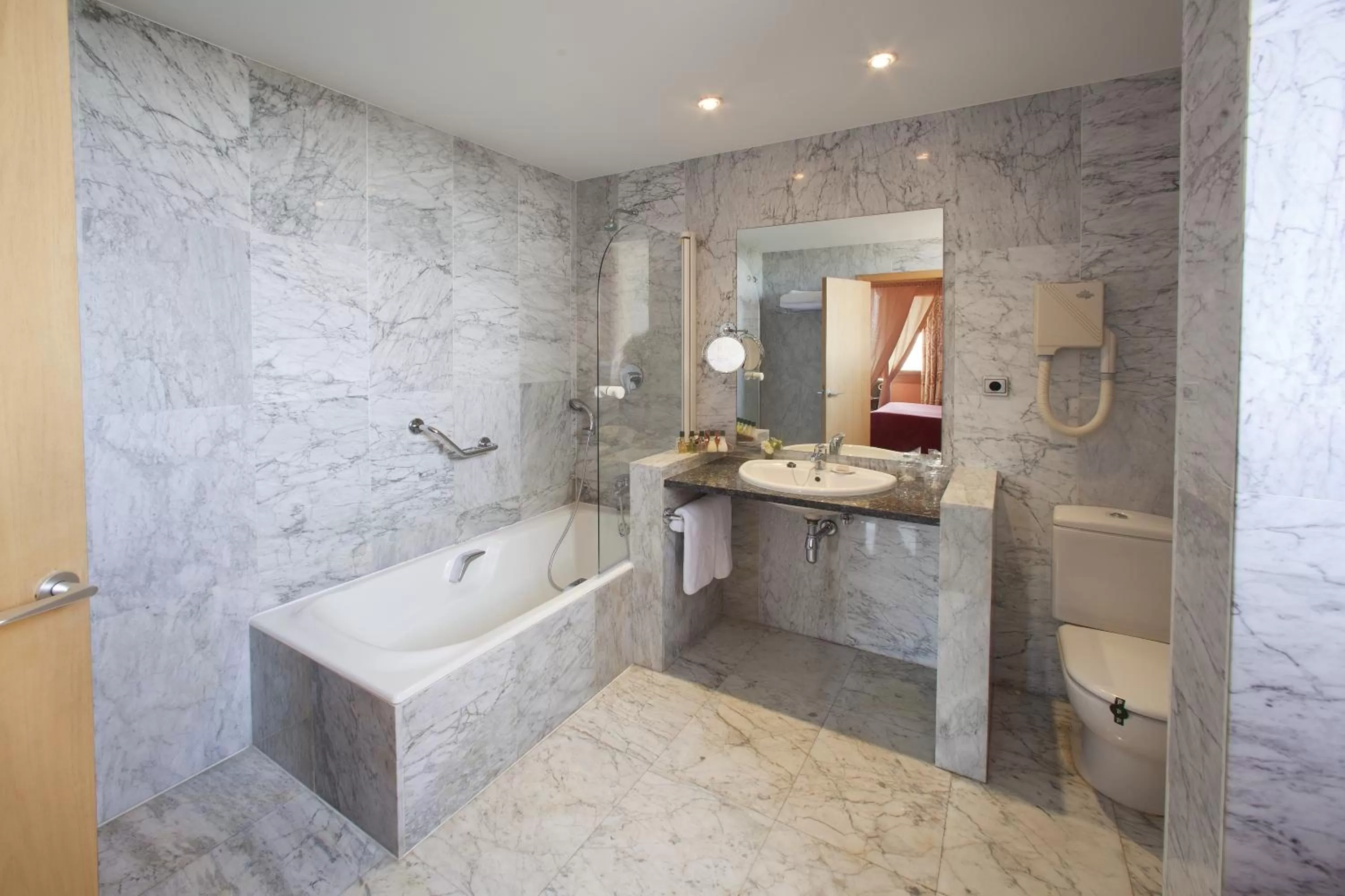 Bathroom in Parador de Cardona