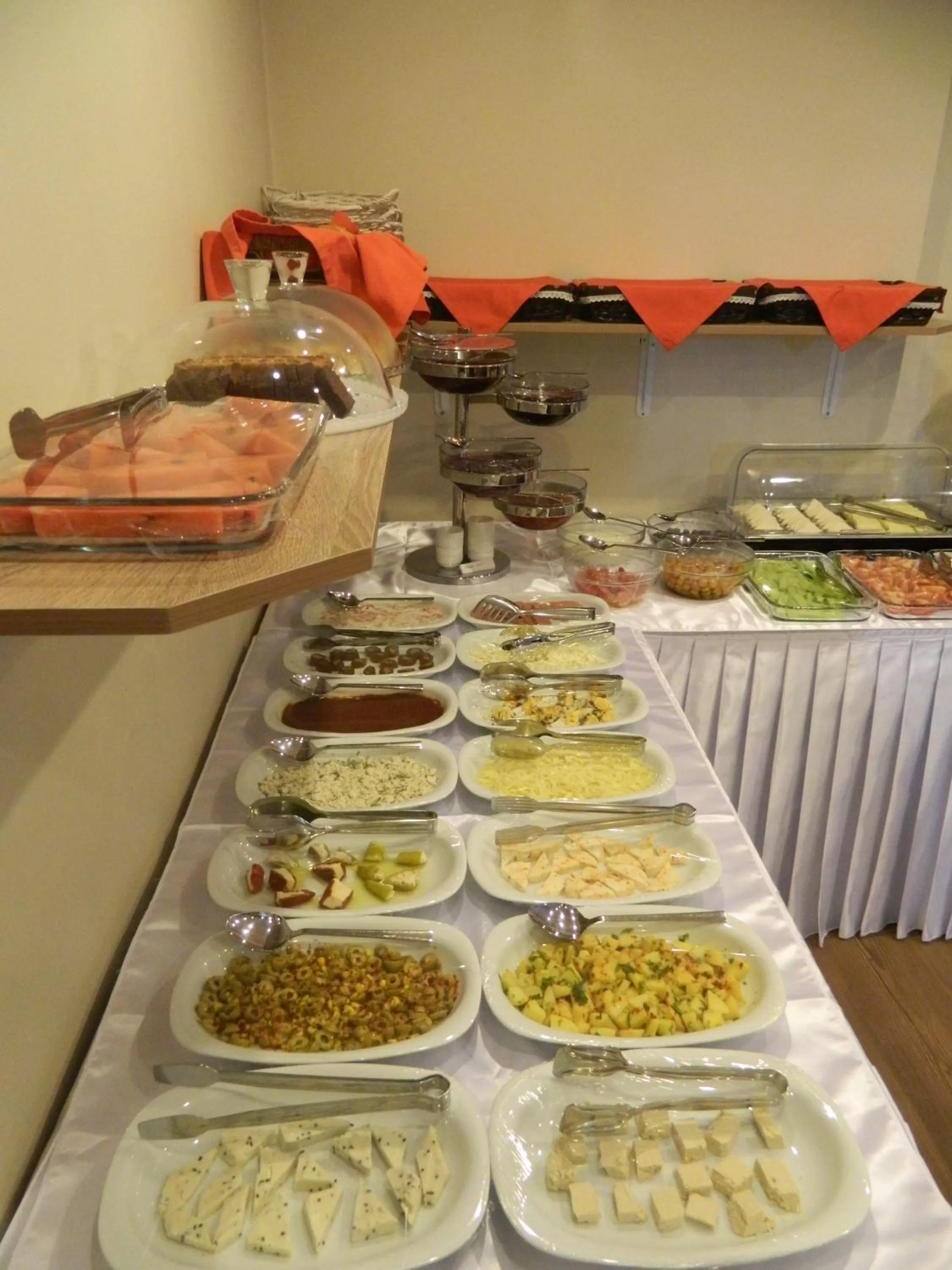 Buffet breakfast in Hotel Crowded House