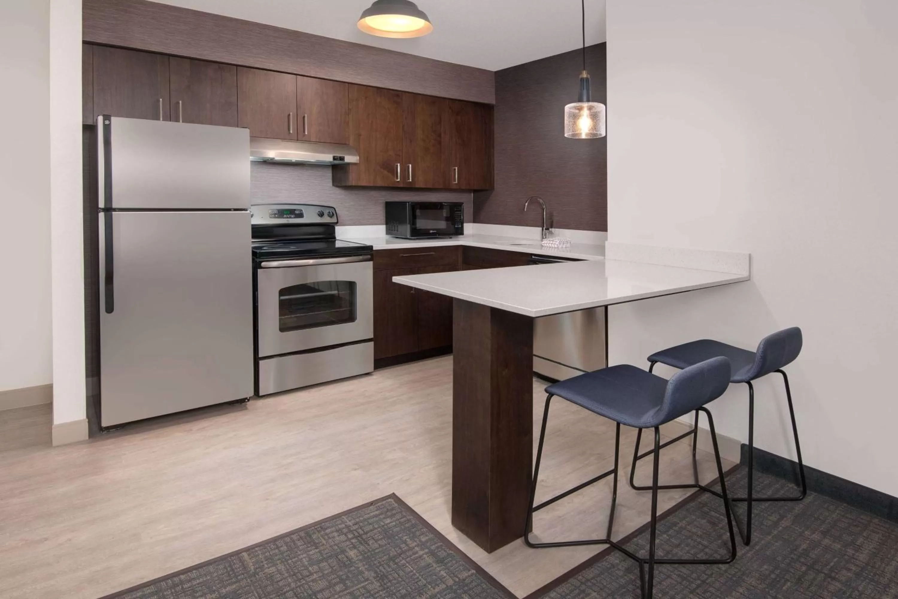 Kitchen or kitchenette in Sonesta ES Suites Atlanta Alpharetta North Point Mall