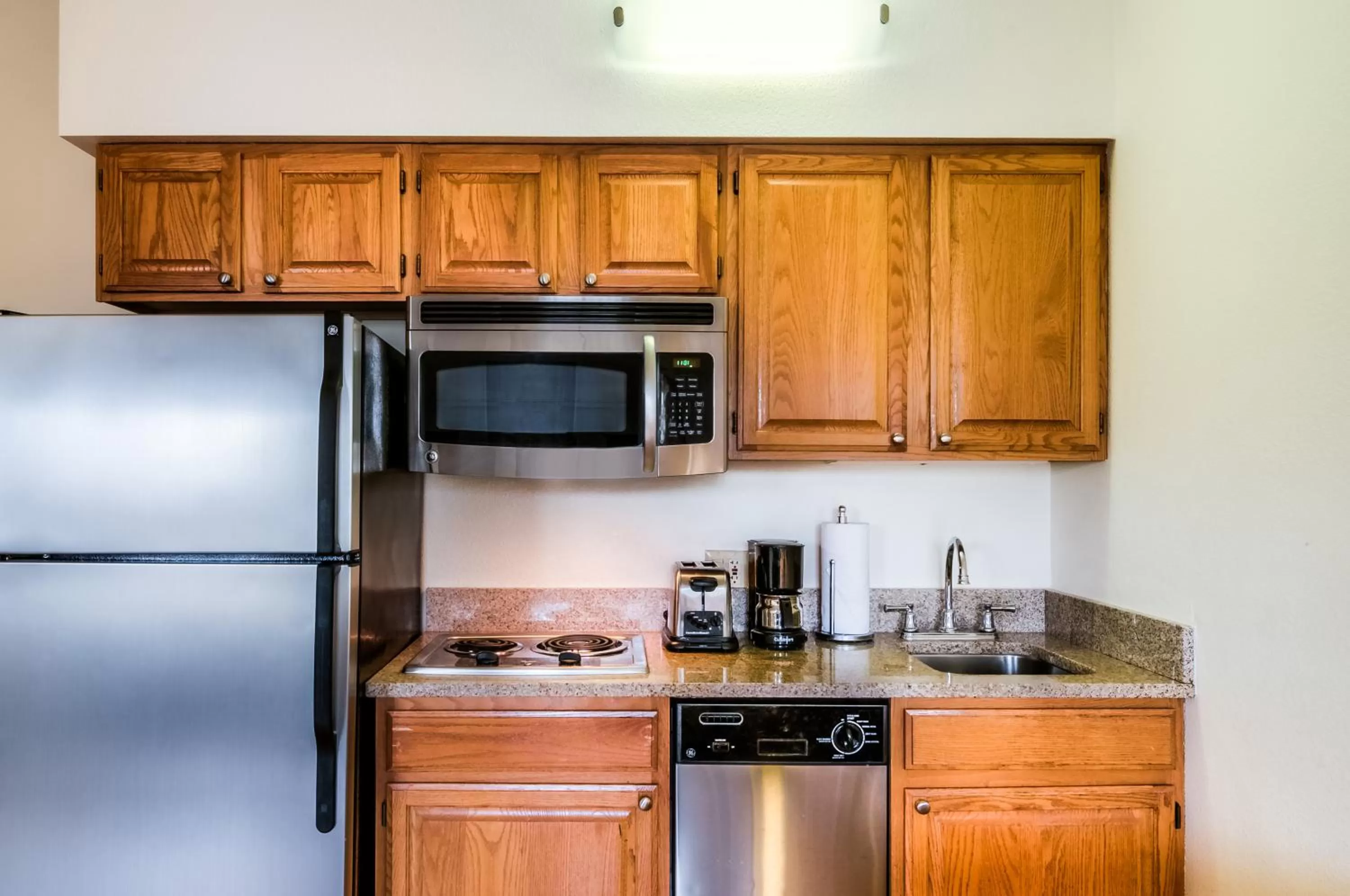 Queen Studio Suite in Hyatt House Chicago Schaumburg