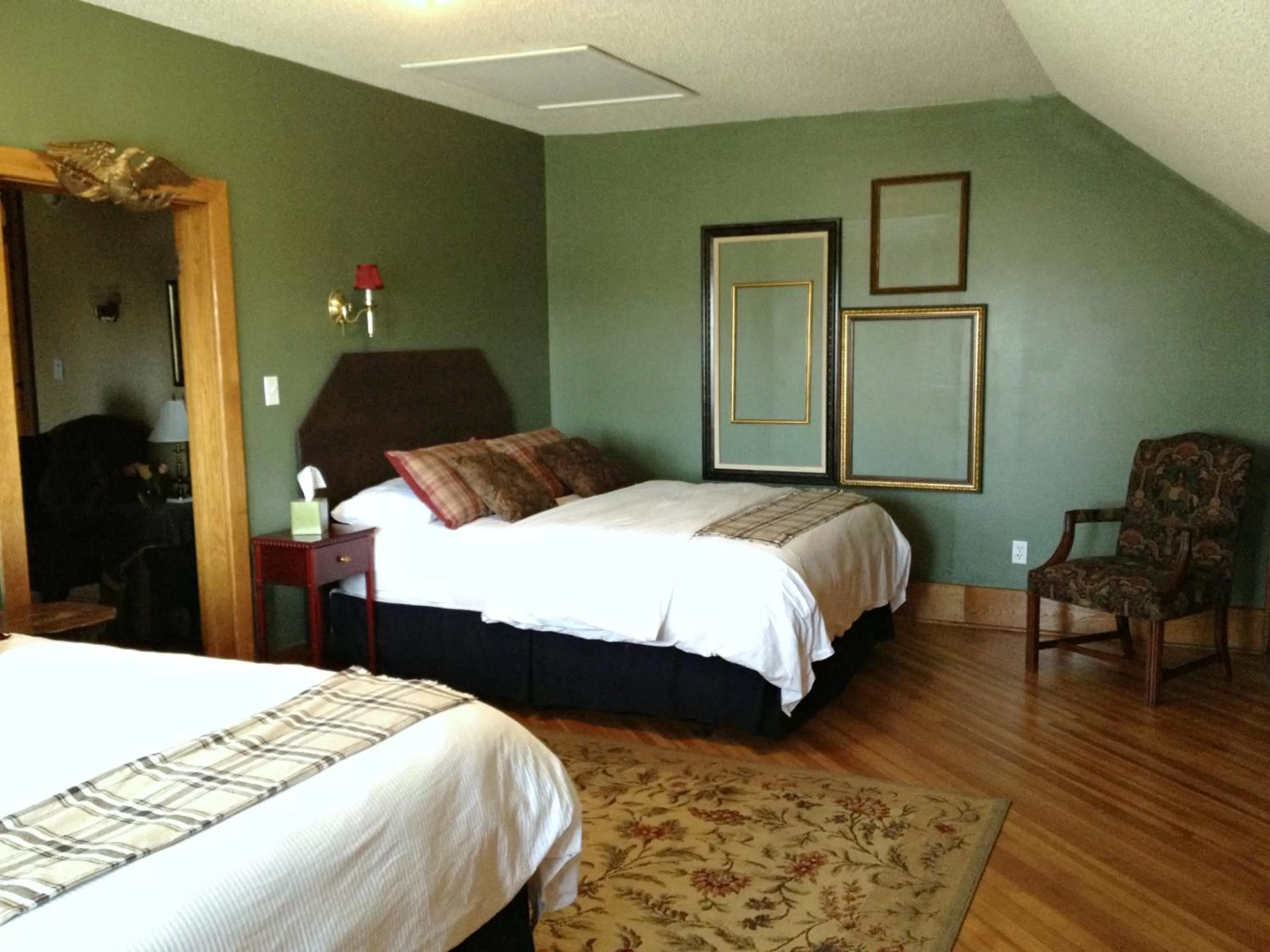 Bed in The Inn at Ragged Edge