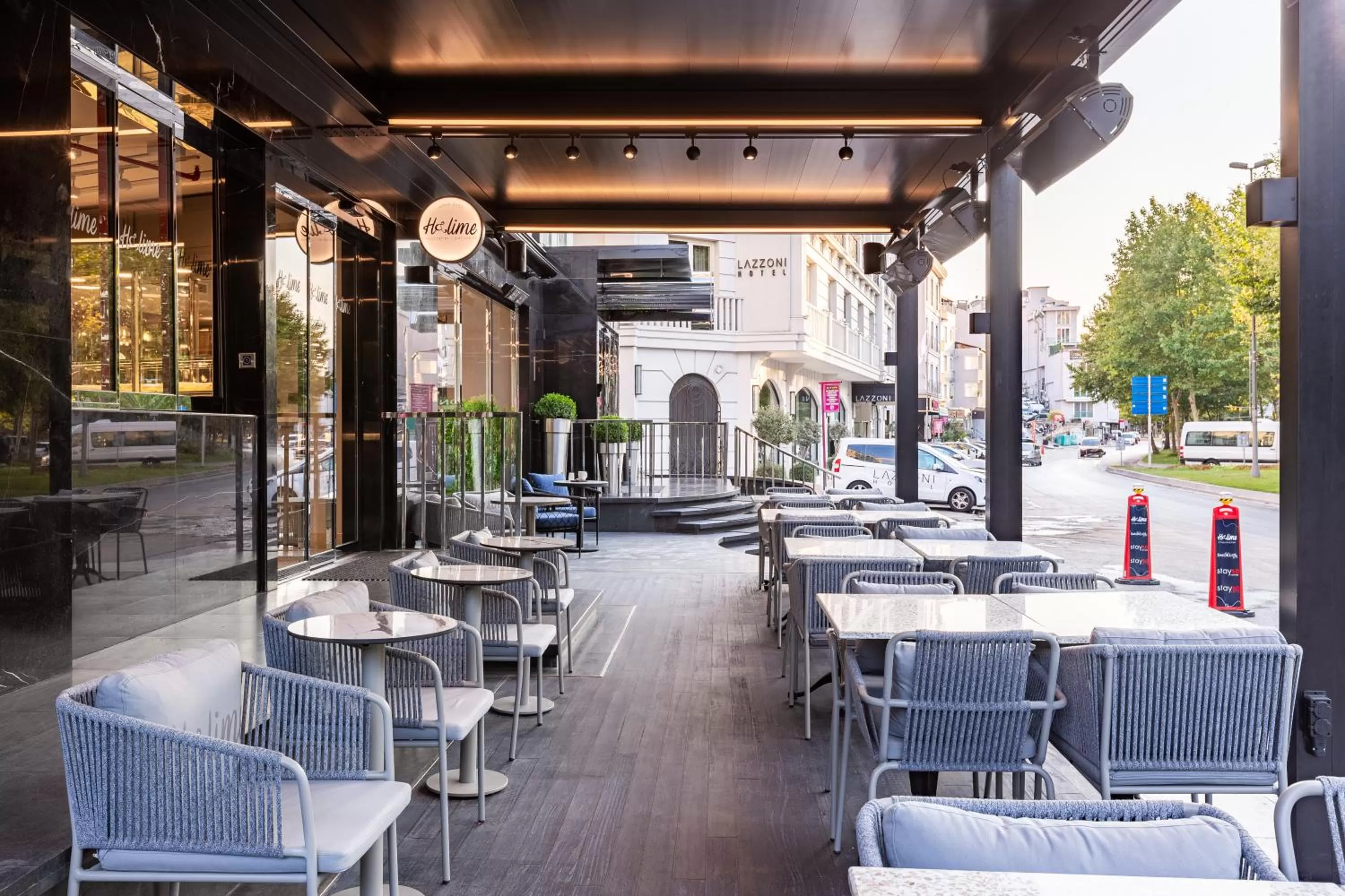 Restaurant/places to eat in Stayso The House Hotel