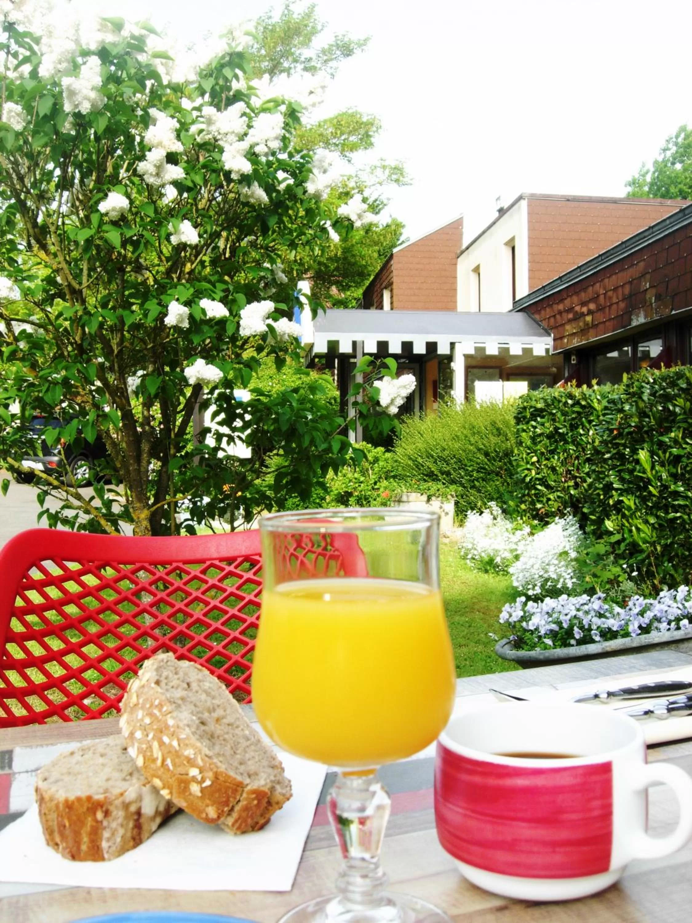 Buffet breakfast in Hotel Bonanite