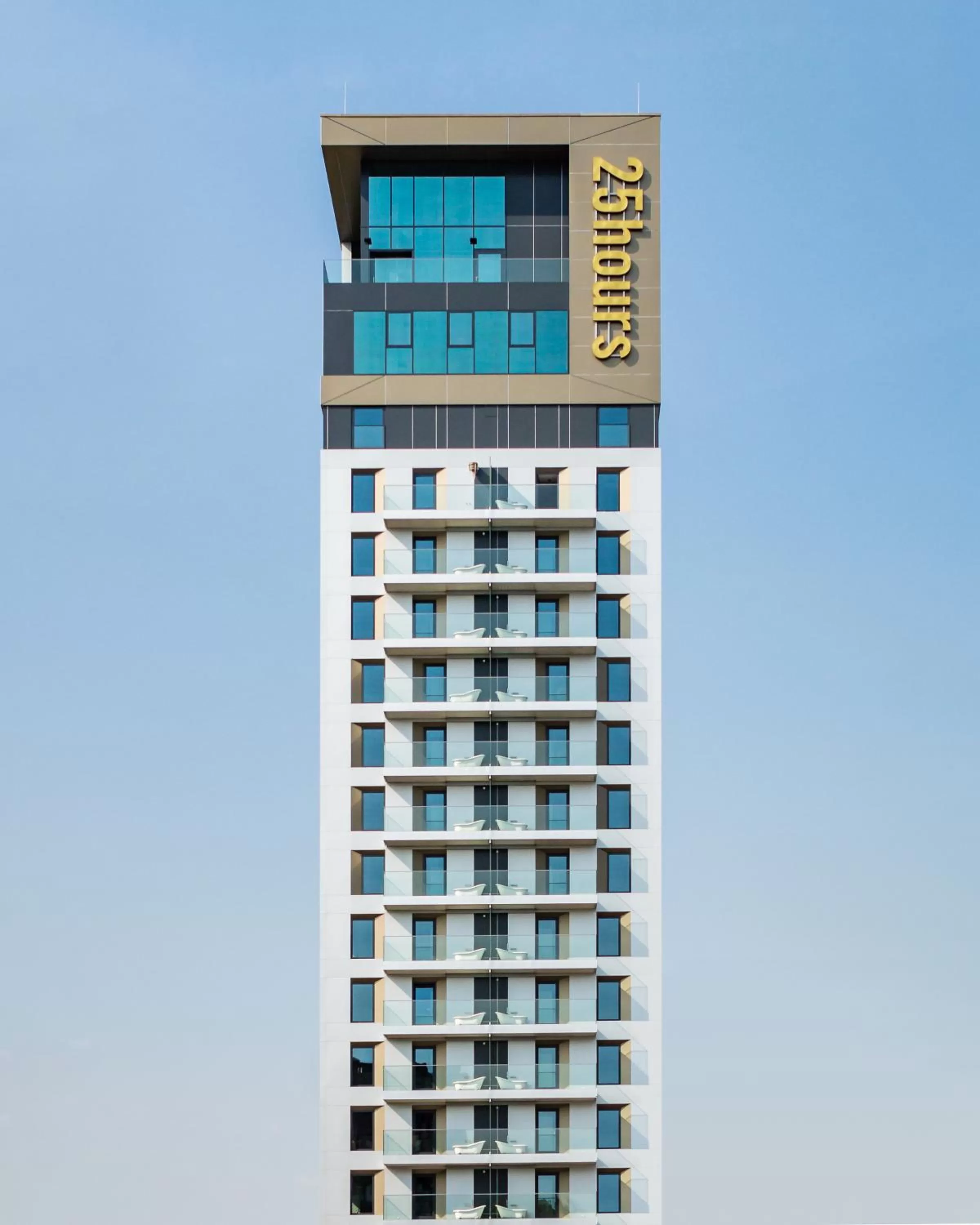 Facade/entrance in 25hours Hotel Das Tour