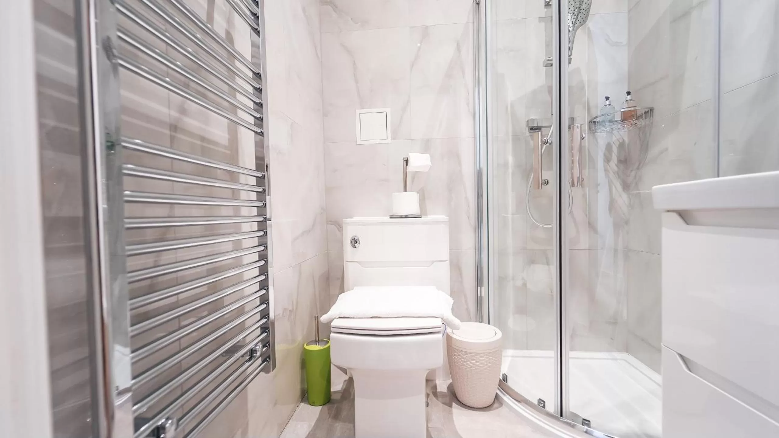 Shower, Bathroom in The Avonmore Olympia