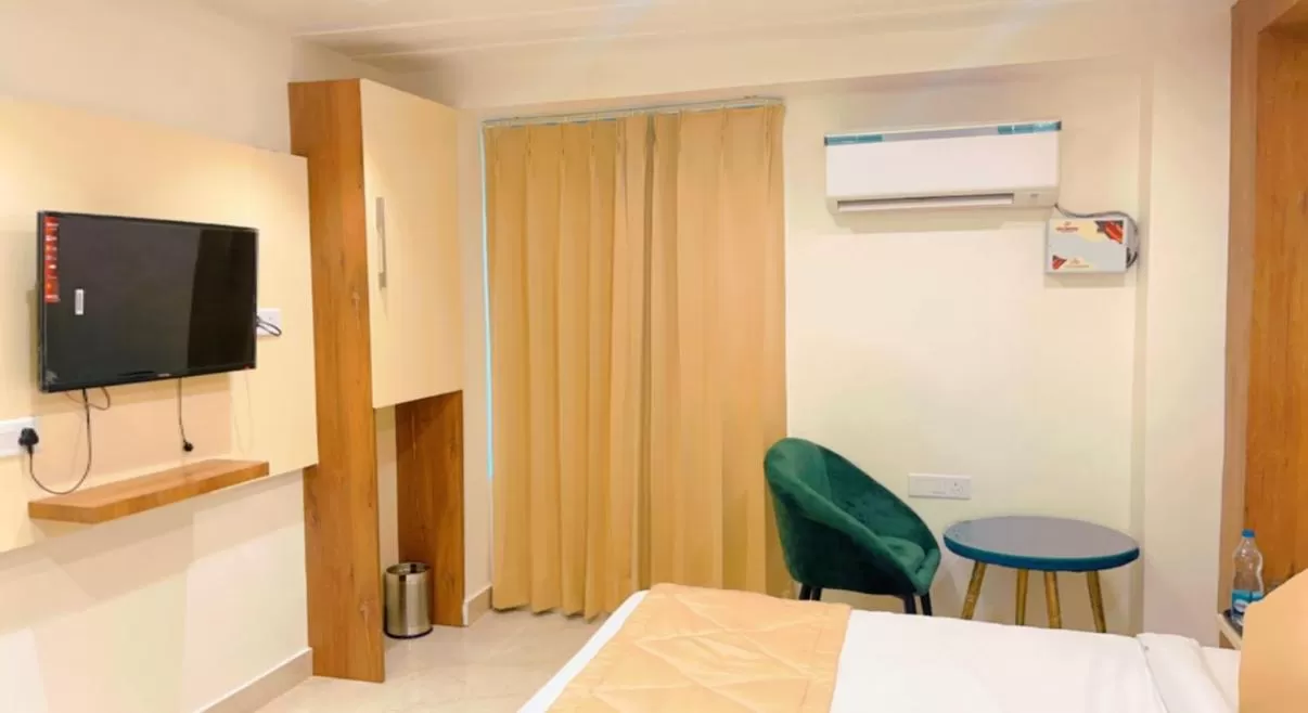 Communal lounge/ TV room, Bed in City View With Garden -5 Mins Walk From GOLDEN TEMPLE