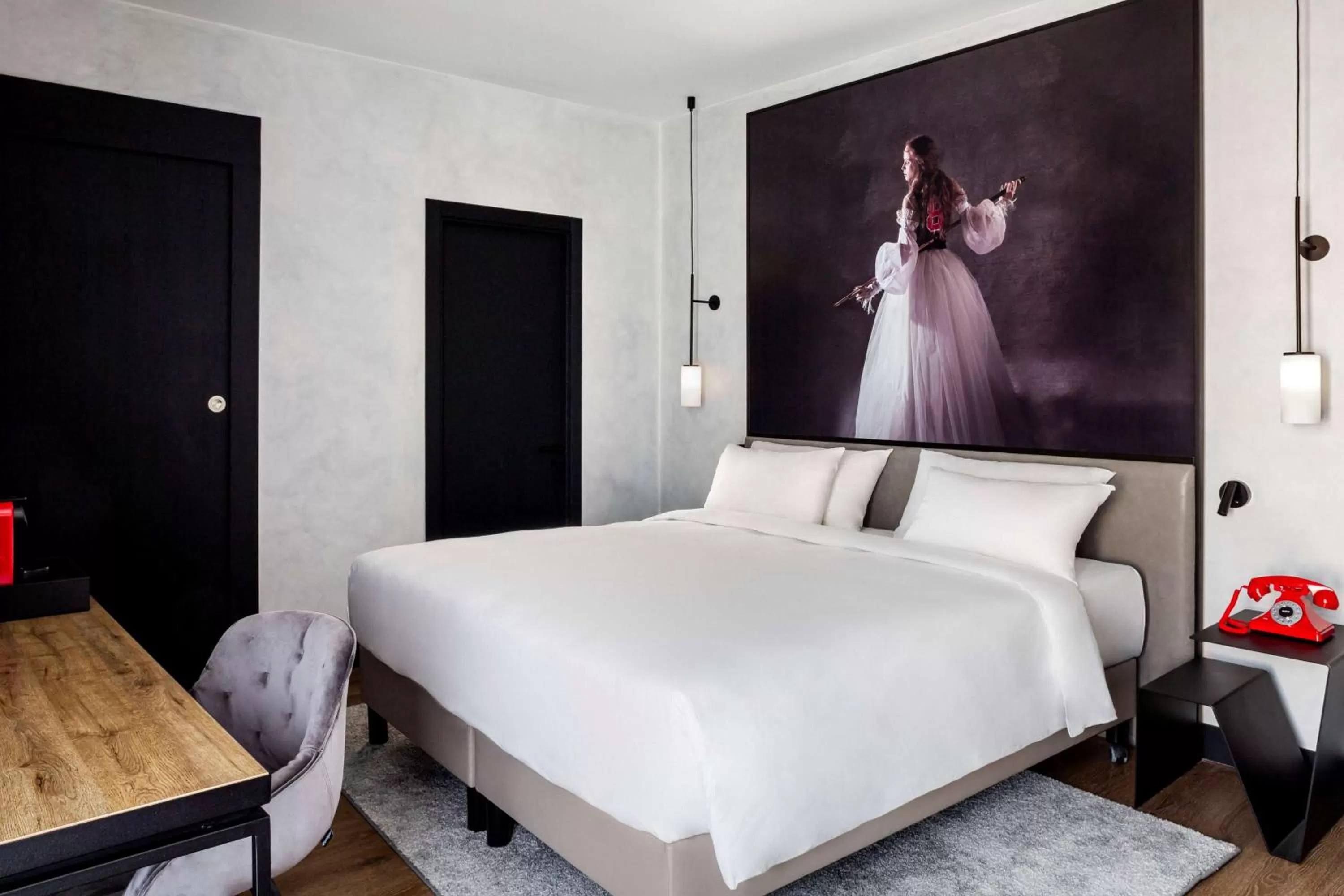 Bedroom, Bed in Radisson RED Madrid